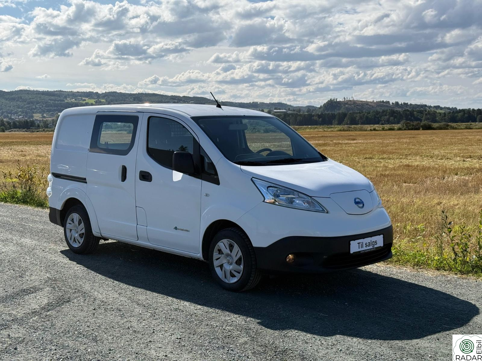 NISSAN E-NV200 LAV KM/Nokian Hakka 10/Doble Bakdører/Rattvarme++