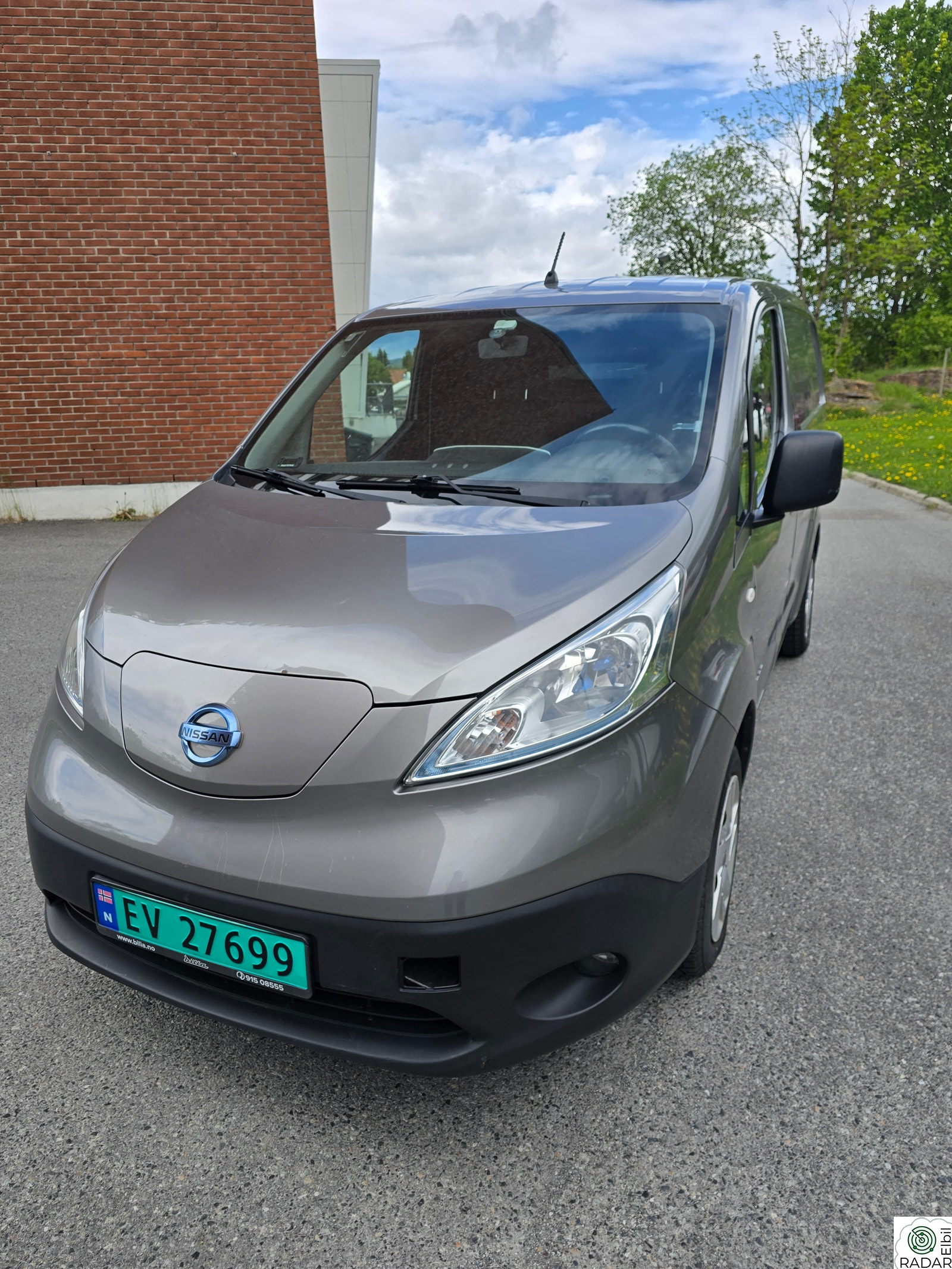 NISSAN e-NV200