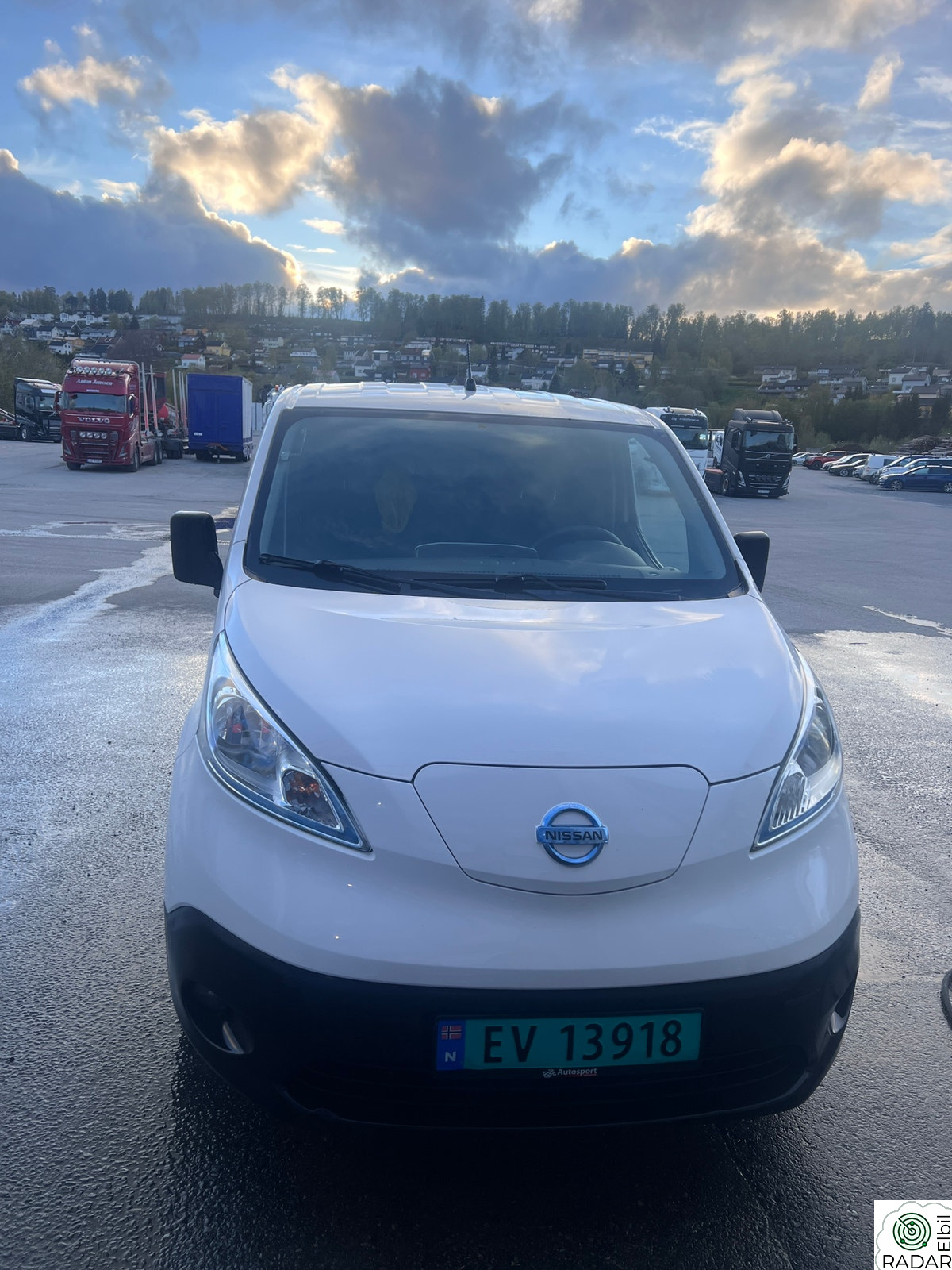 NISSAN e-NV200