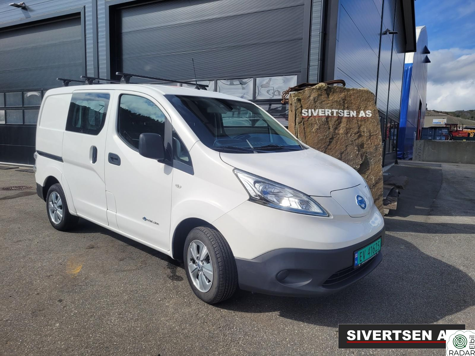 NISSAN e-NV200