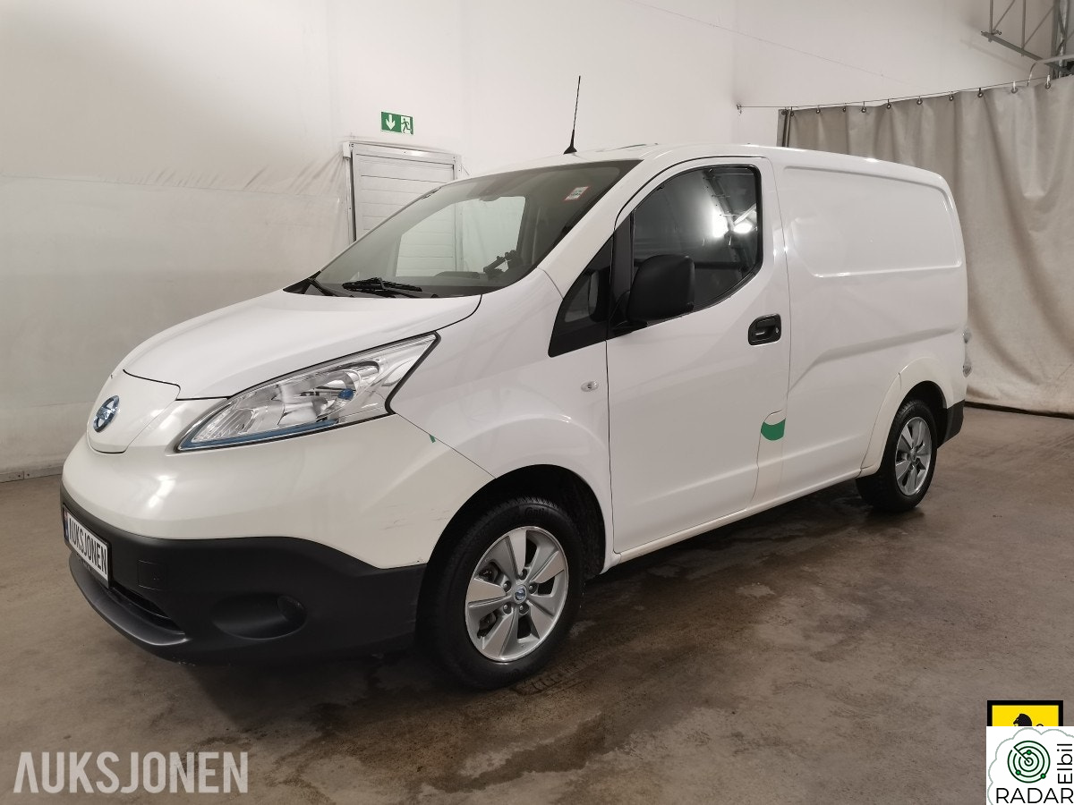 NISSAN e-NV200 40 KWH AUT RULLESTOLHEIS HENGERFESTE KAMERA VARMER NAVI