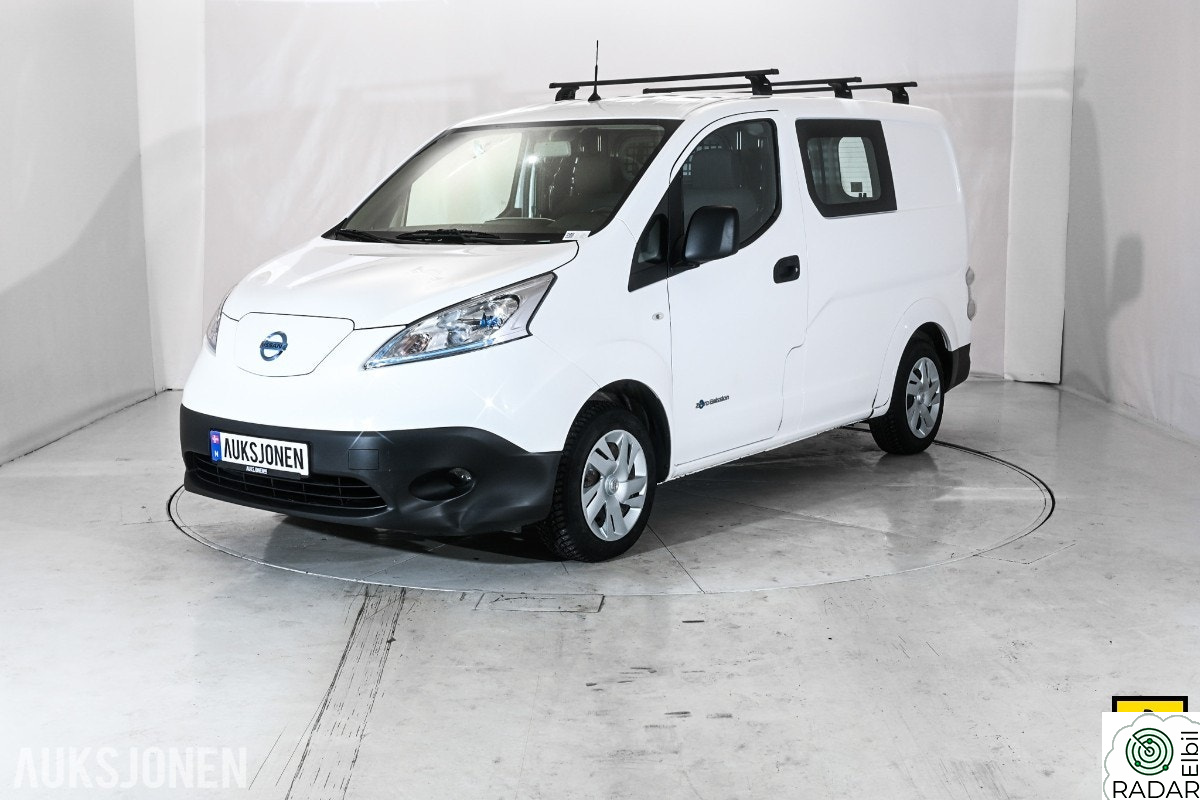 NISSAN e-NV200 40 KWH HENGERFESTE HURTIGLADER CRUISE KAMERA DAB