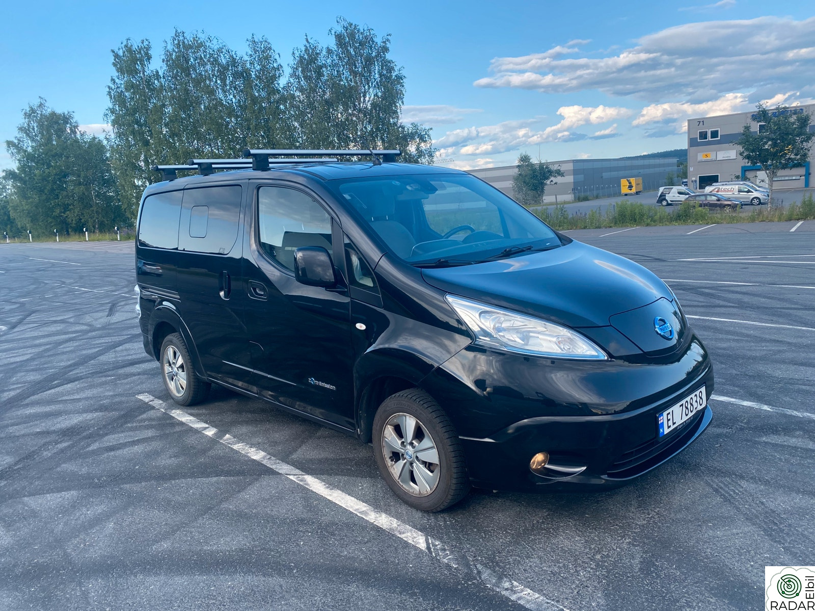 NISSAN e-NV200