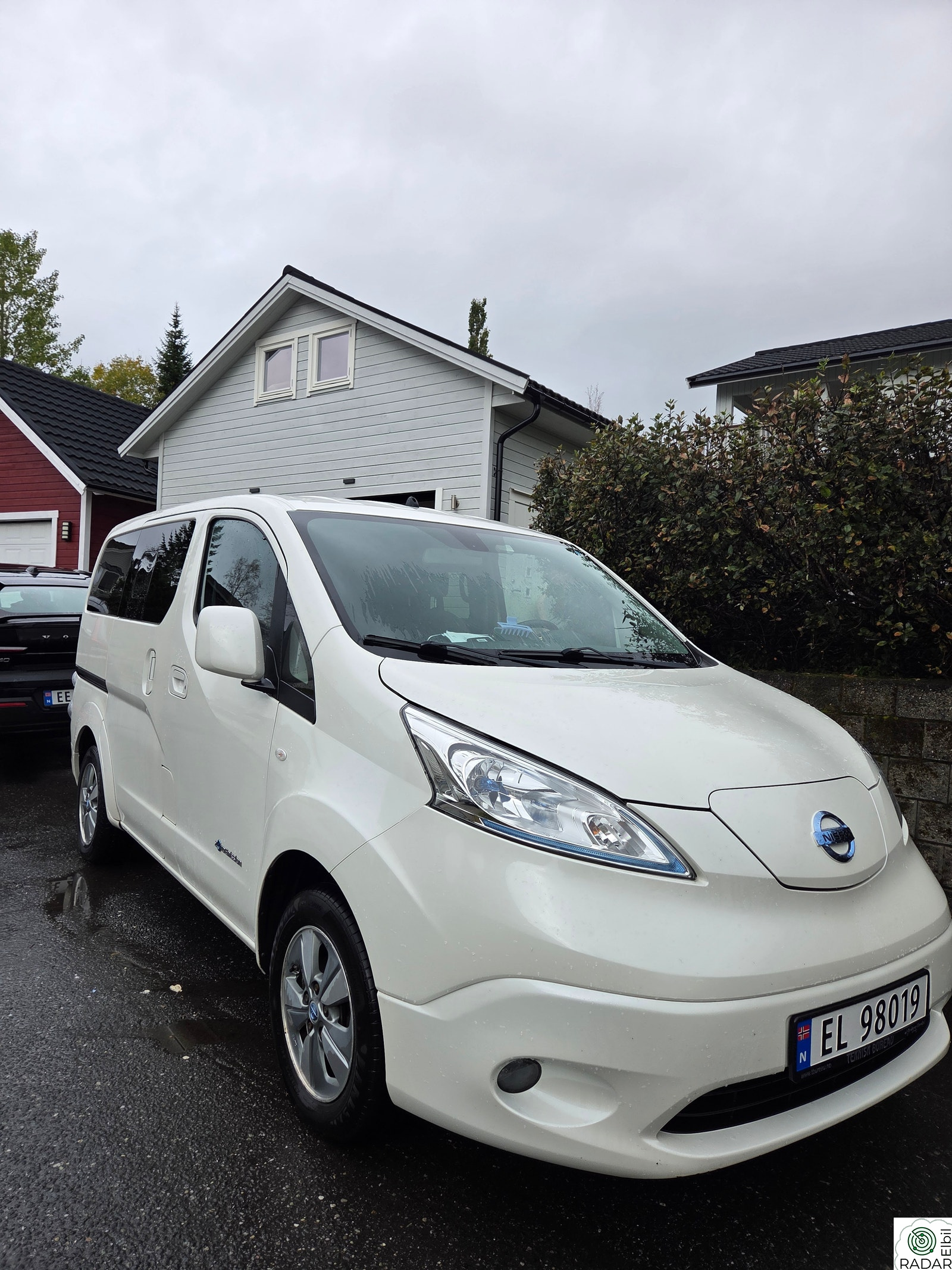 NISSAN e-NV200
