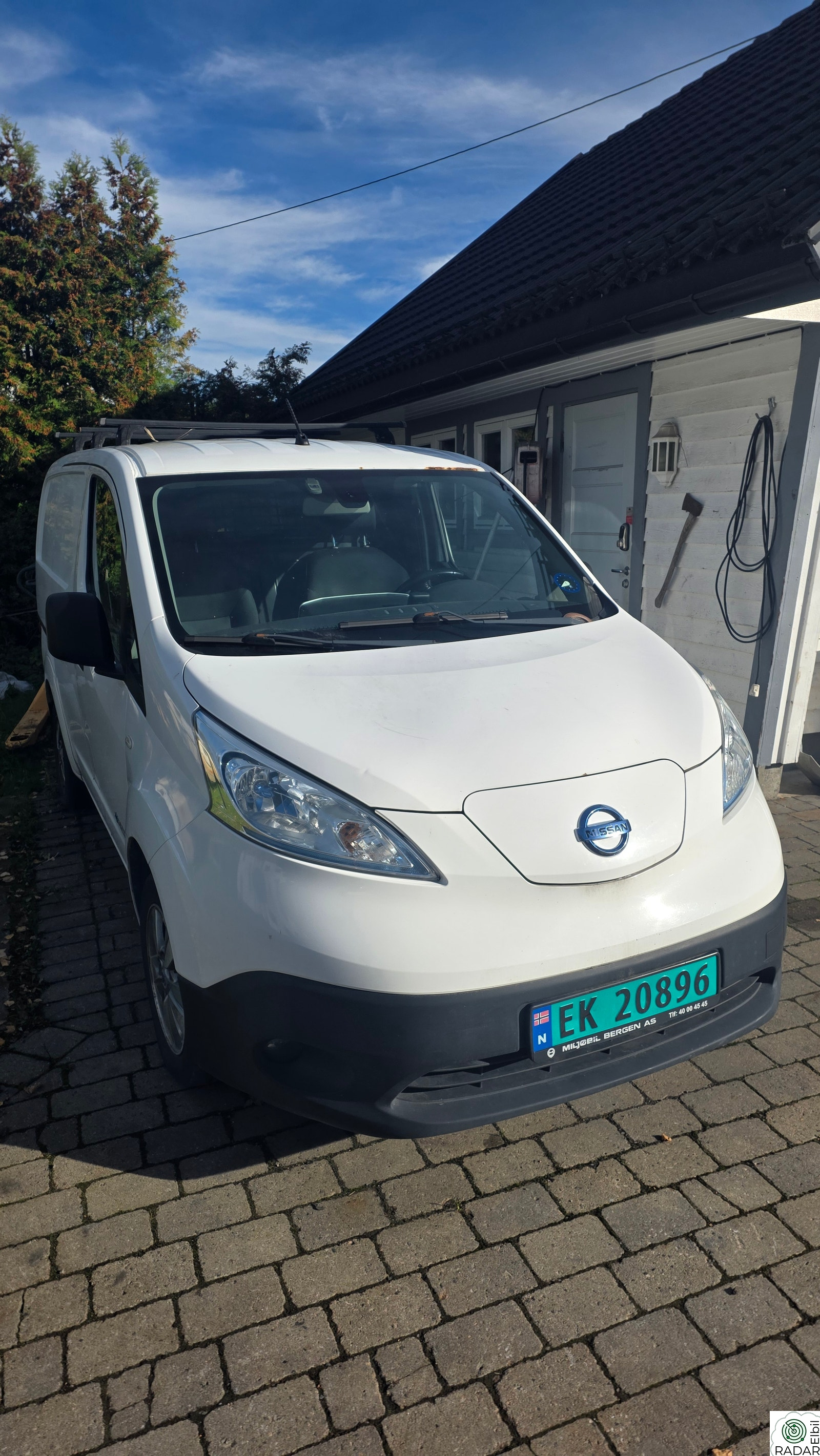 NISSAN E-NV200