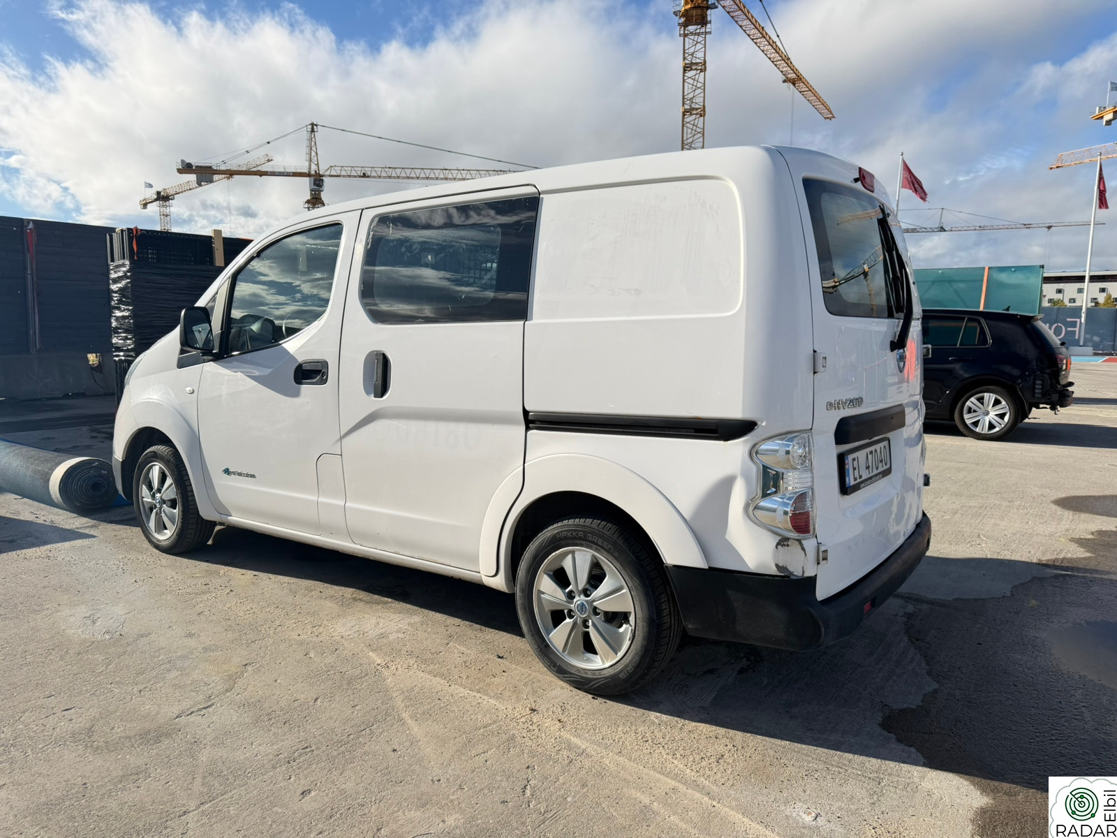 NISSAN e-NV200