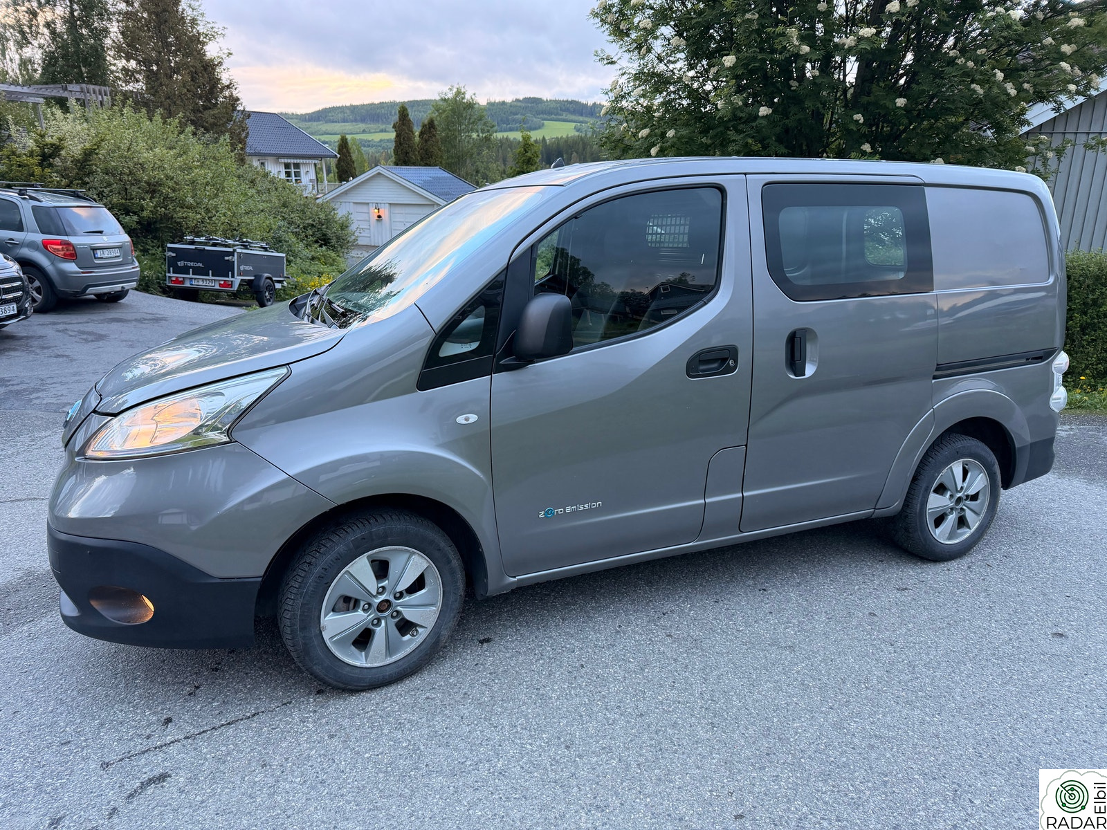 NISSAN E-NV200 Premium 5-d