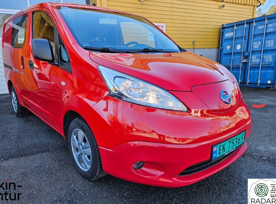 NISSAN e-NV200