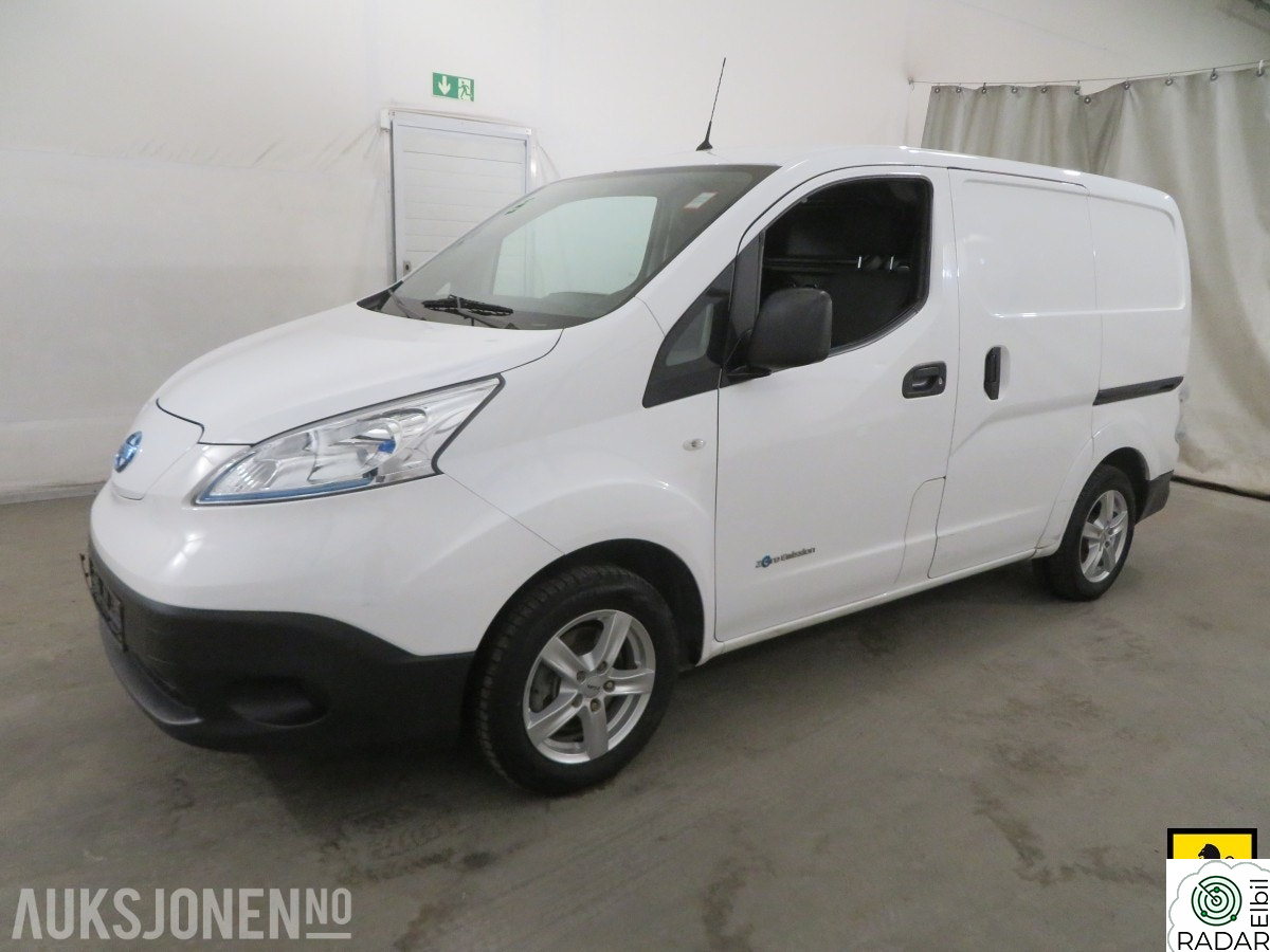 NISSAN e-NV200 KAMERA NAVI VARME RATTVARME