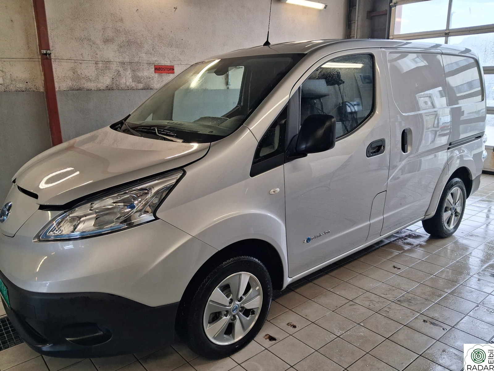 NISSAN e-NV200