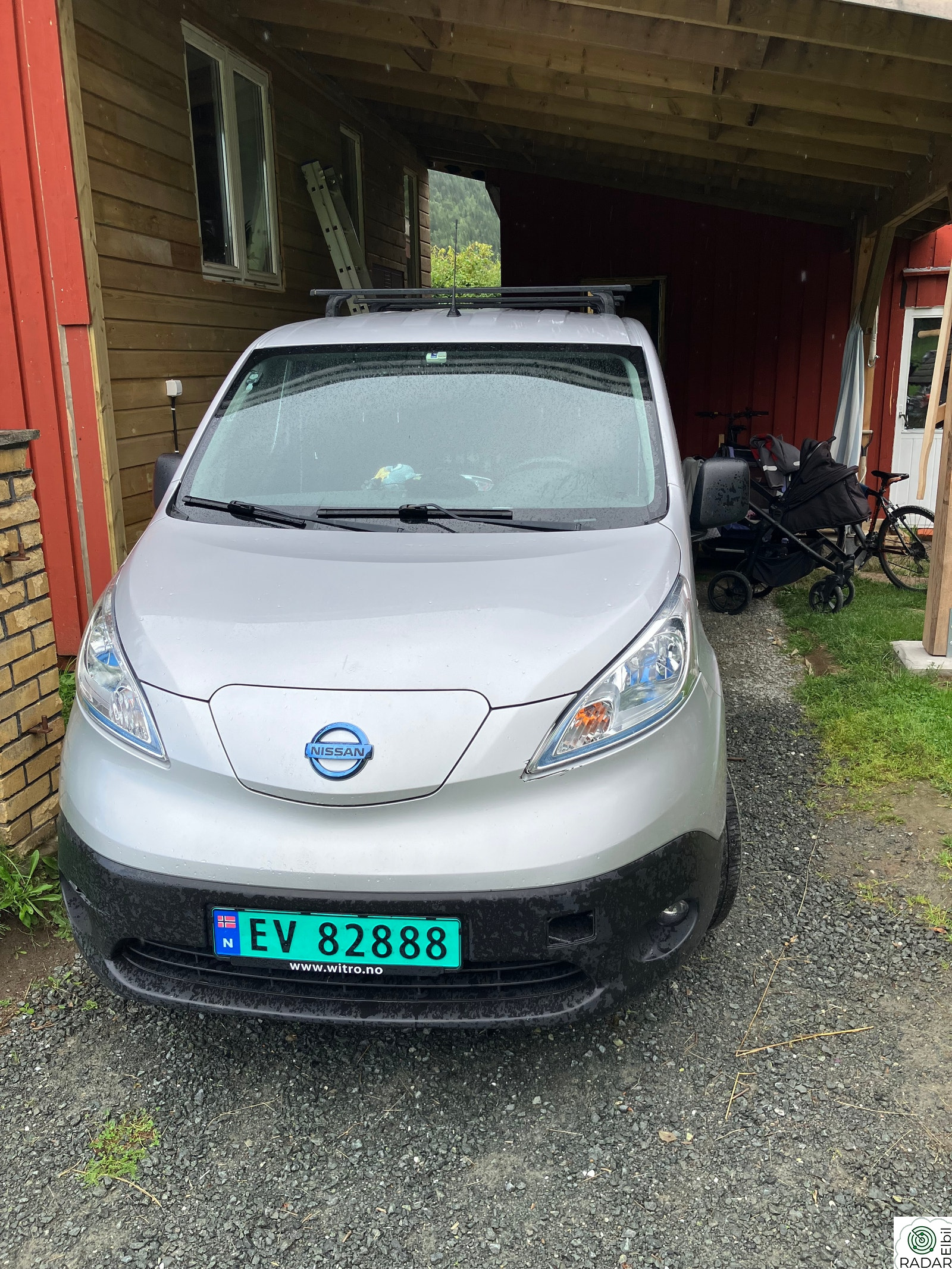 NISSAN e-NV200