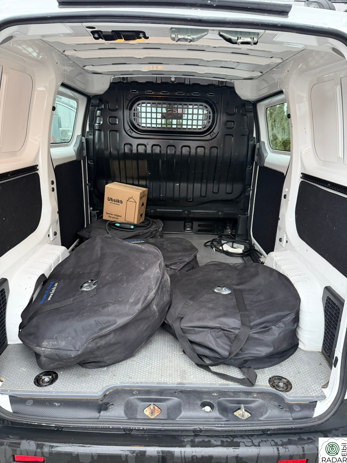 NISSAN e-NV200