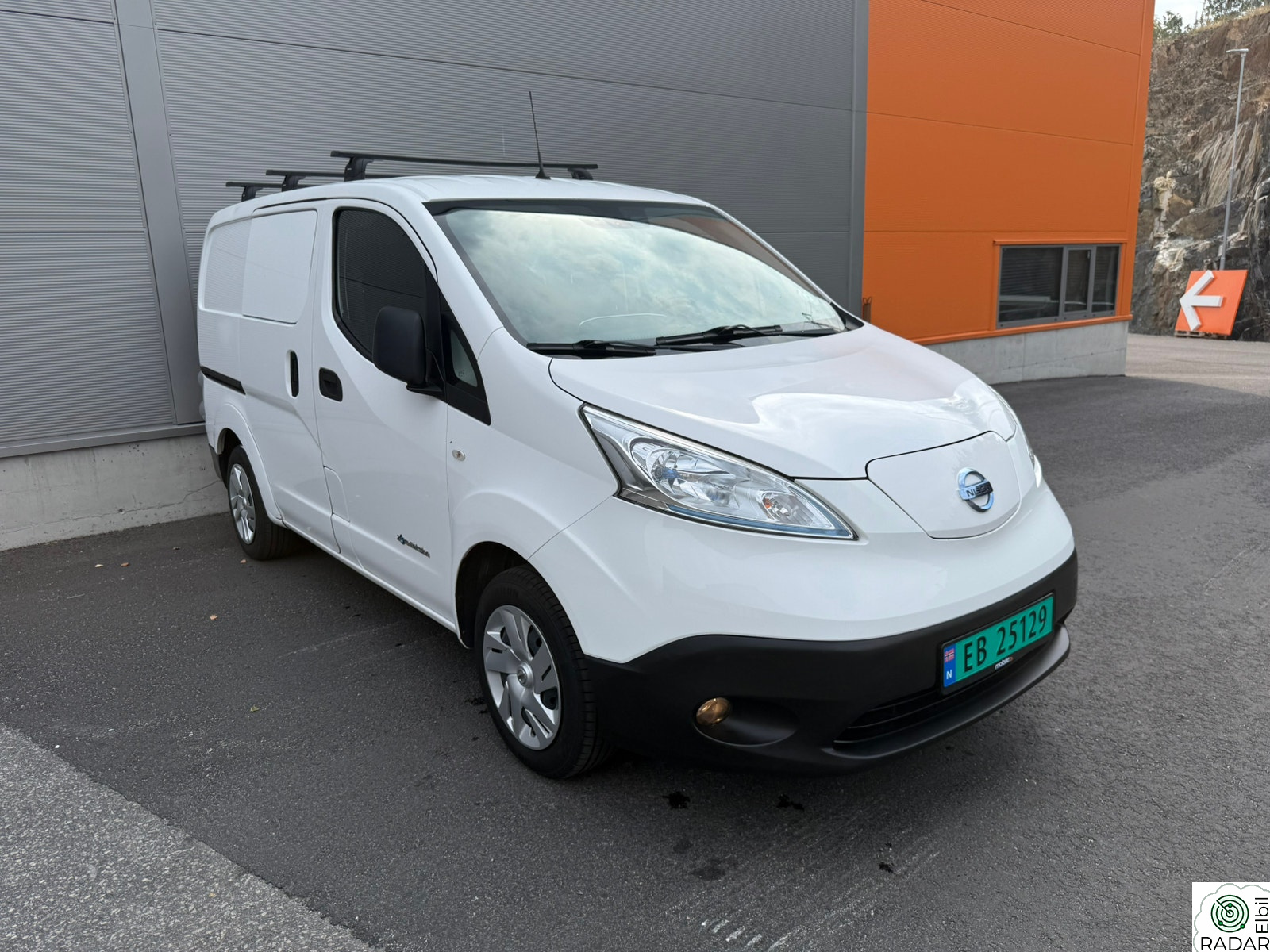 NISSAN e-NV200 Premium 40 kWt / EU 2028 / Navi /Hurtiglading /Dab+