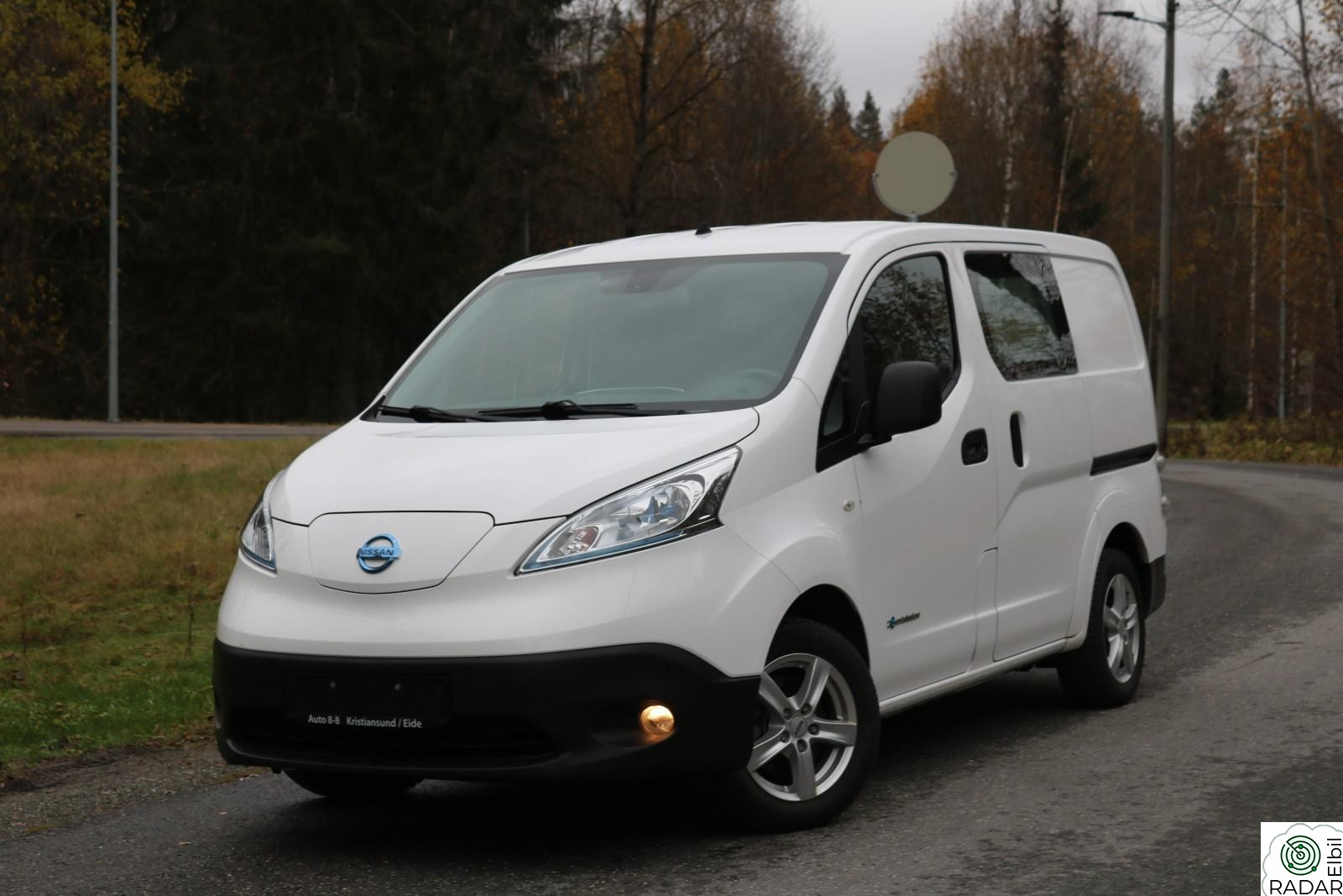 NISSAN e-NV200 40kWt PREMIUM NAVI DAB R-KAMREA CRUISE R-VARME PEN BIL+