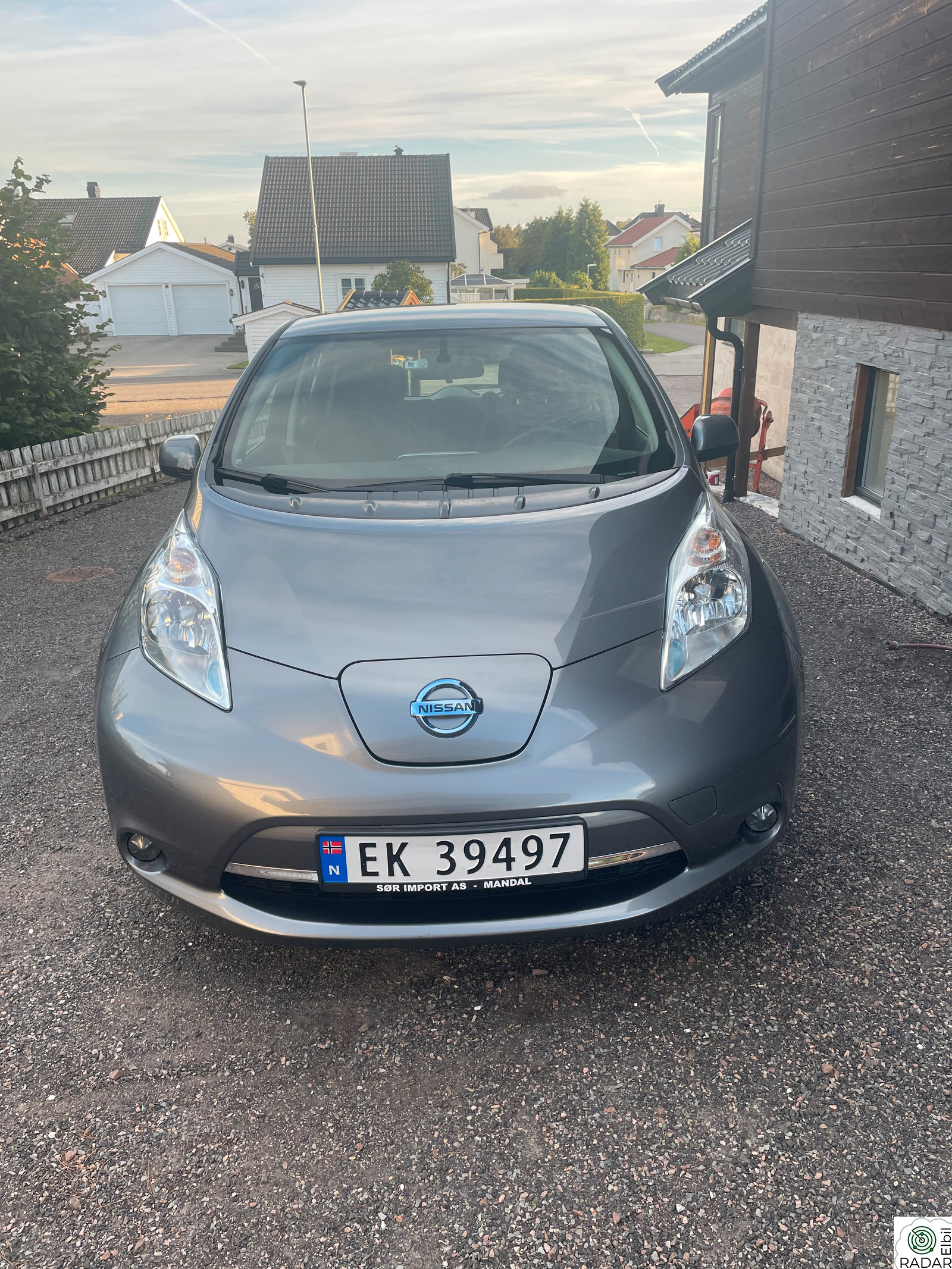 NISSAN LEAF