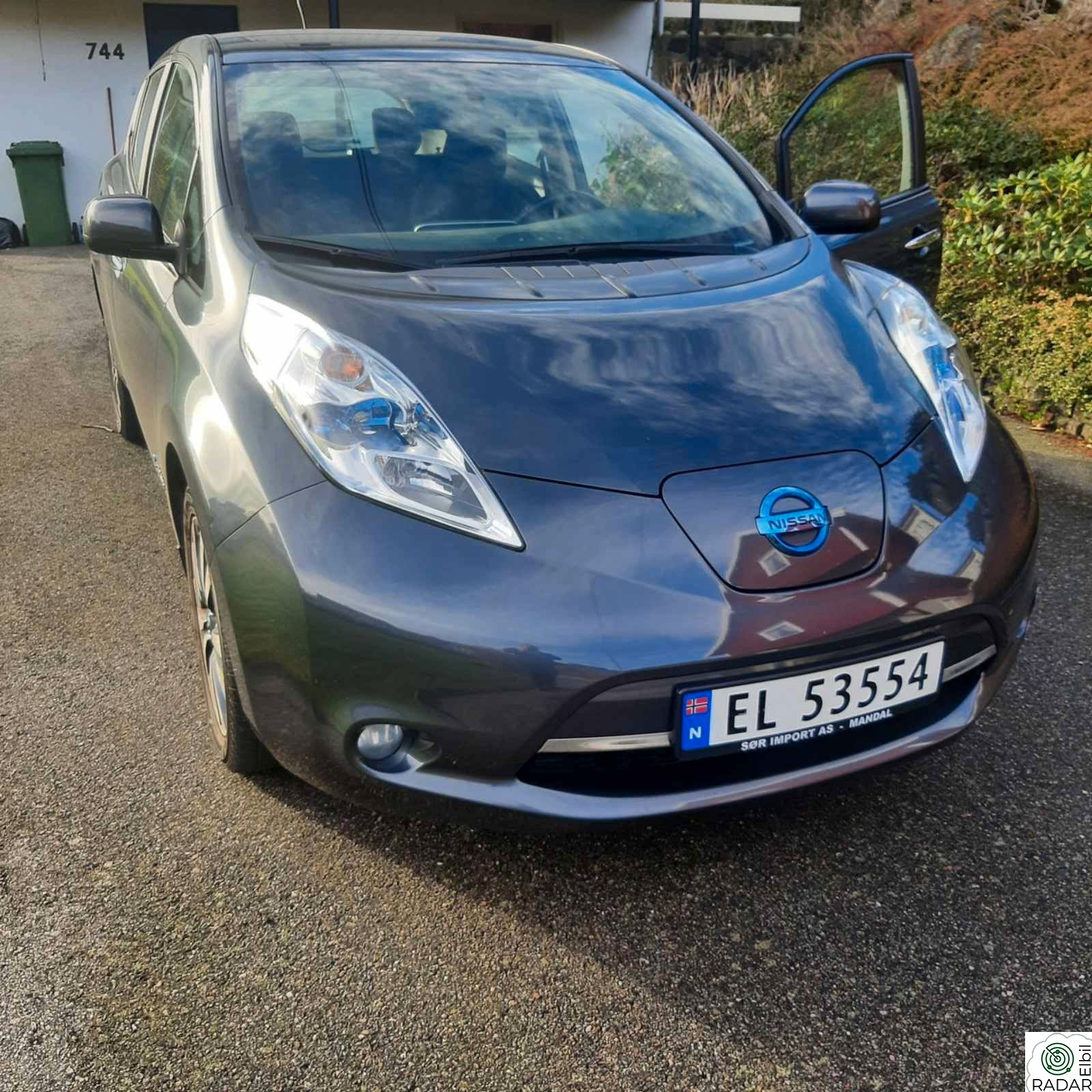 NISSAN LEAF