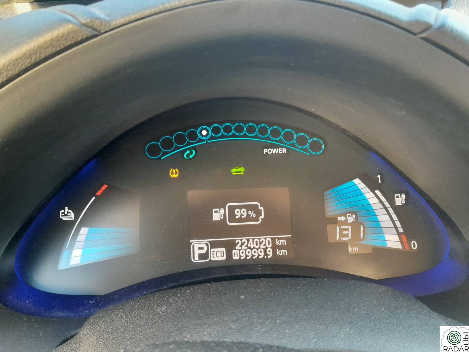 NISSAN LEAF