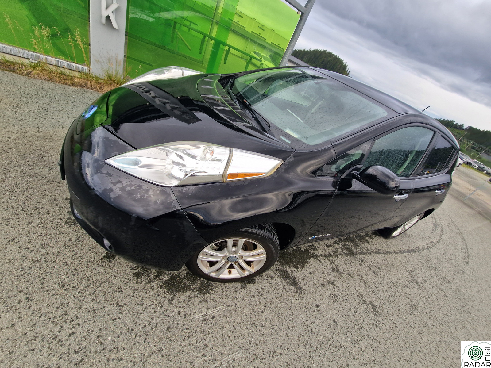 NISSAN LEAF