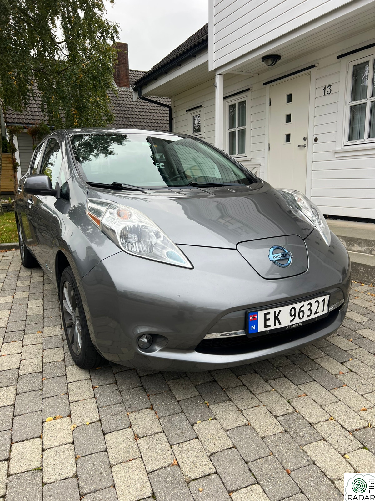 NISSAN LEAF