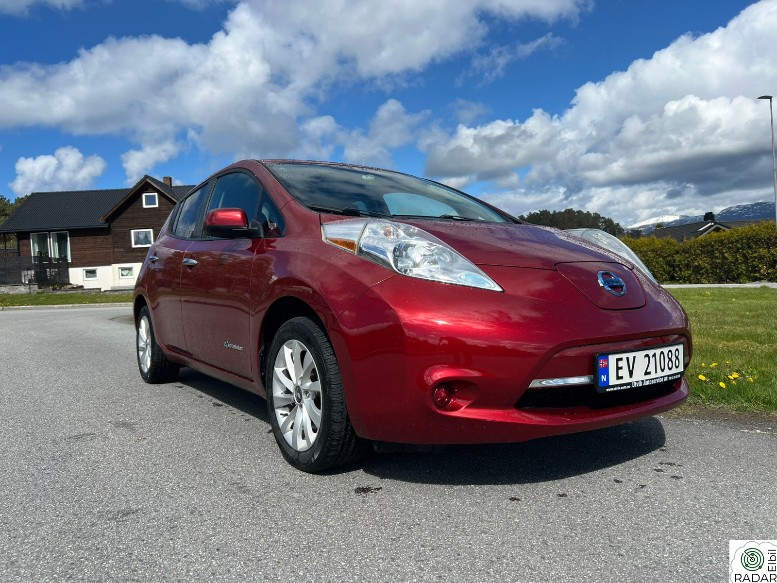 NISSAN LEAF