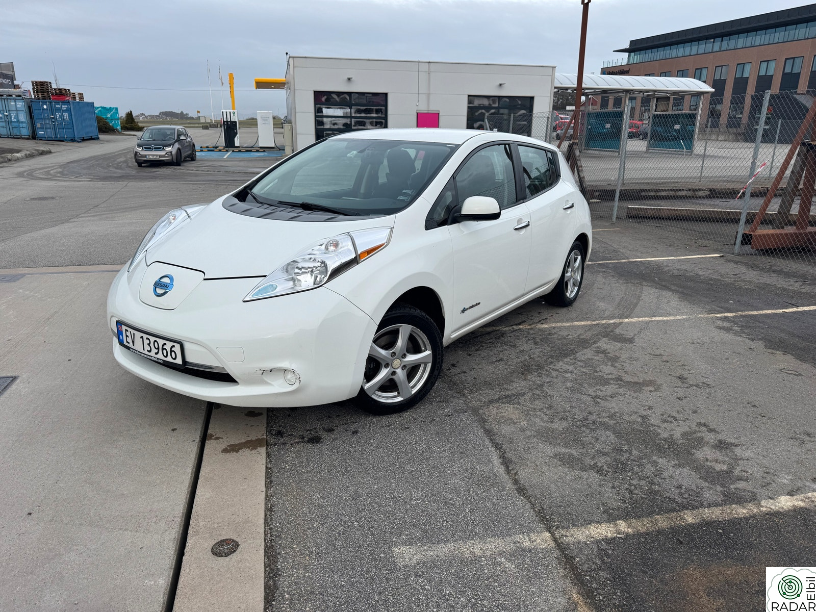 NISSAN LEAF S