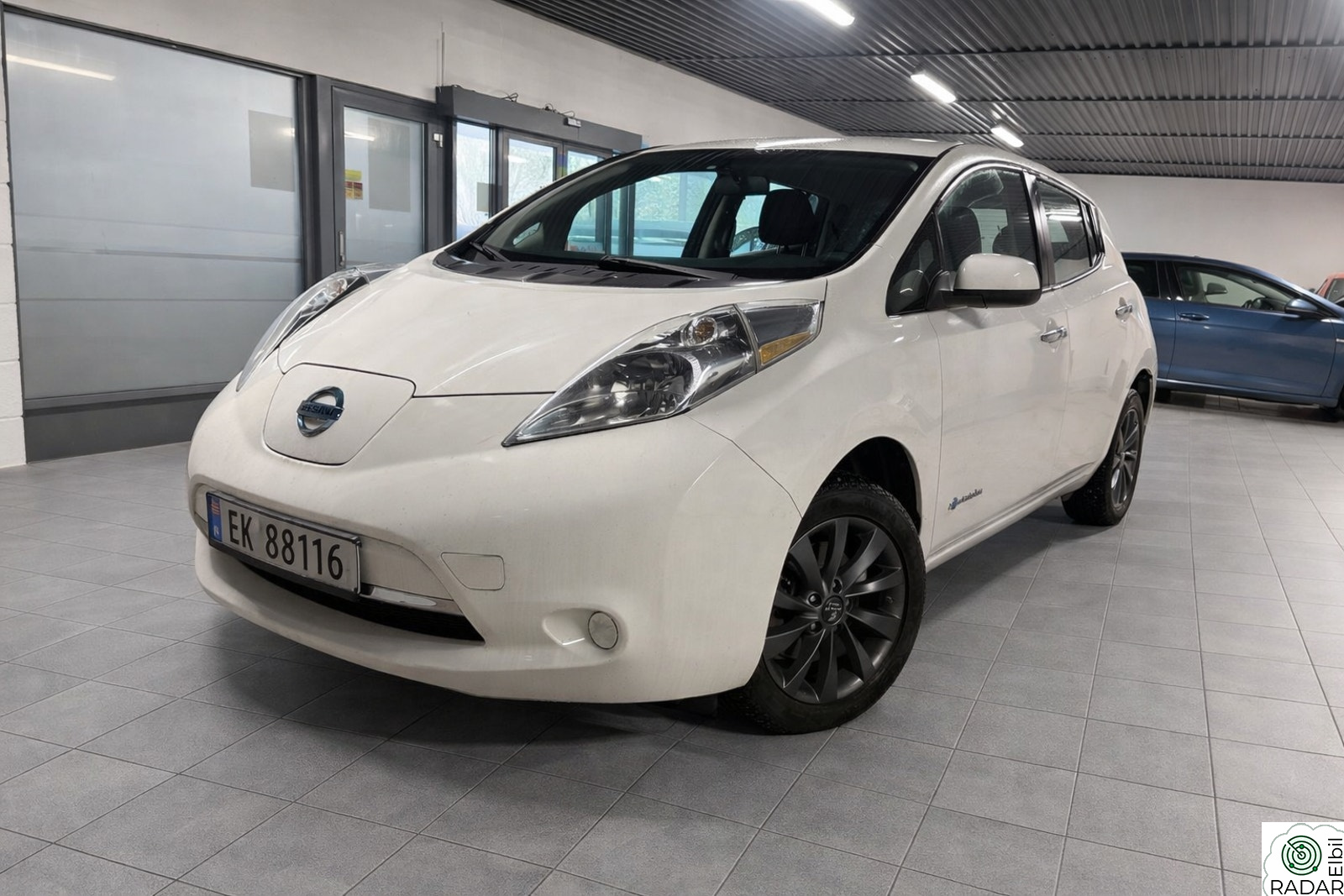 NISSAN Leaf EU 06.2026 // 30 KW // LAV KM // R.KAM // SE PRIS ++