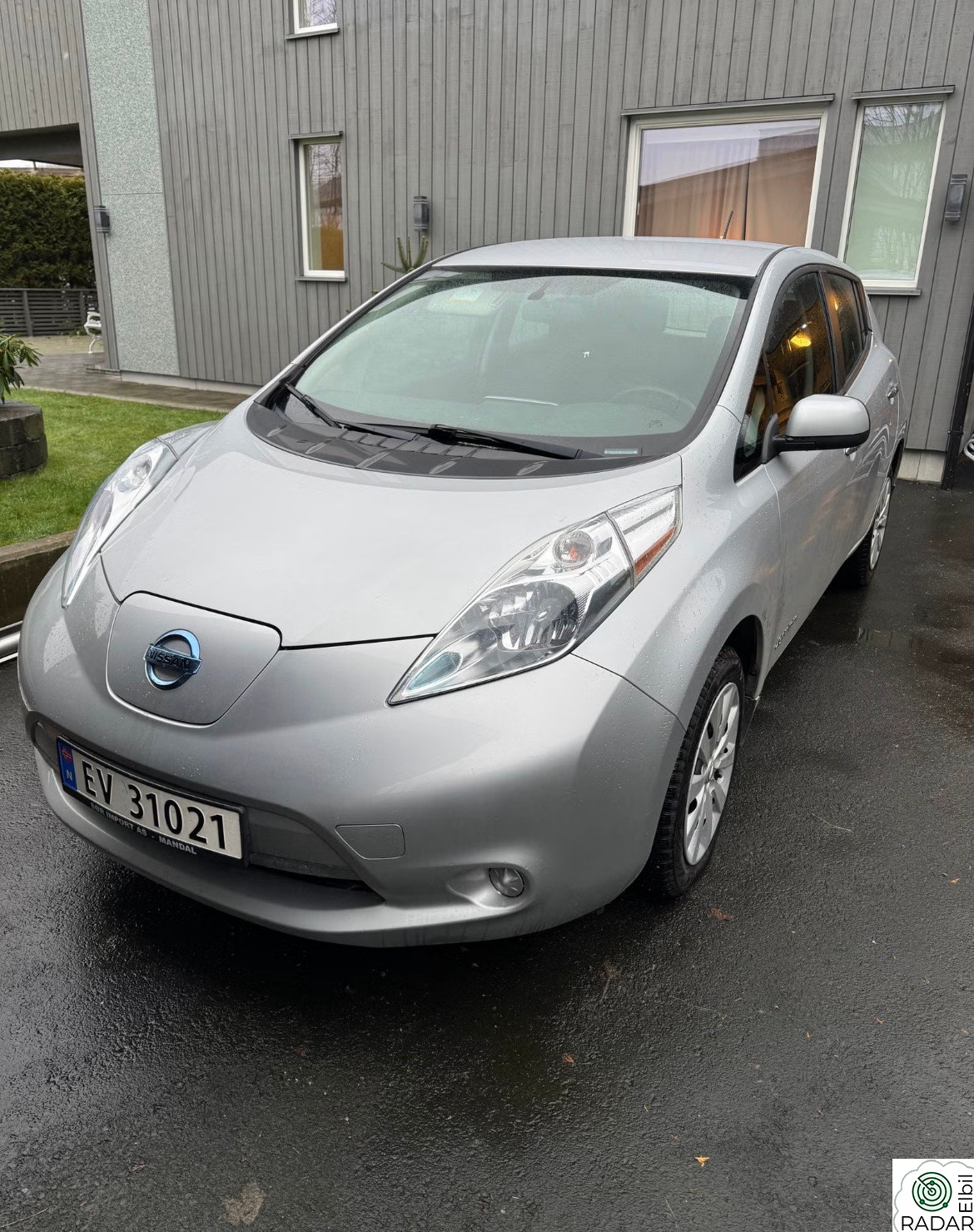 NISSAN LEAF