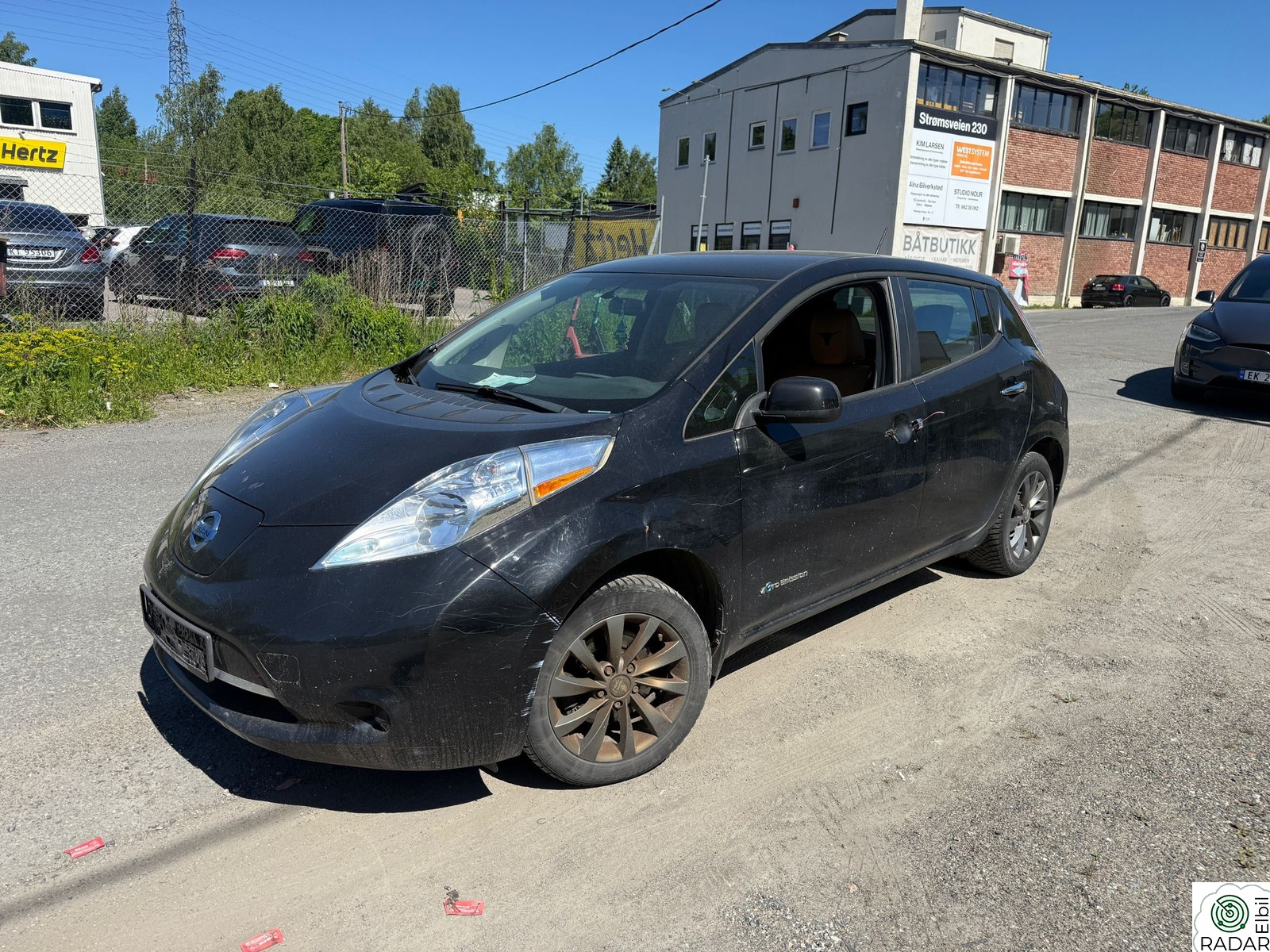 NISSAN LEAF