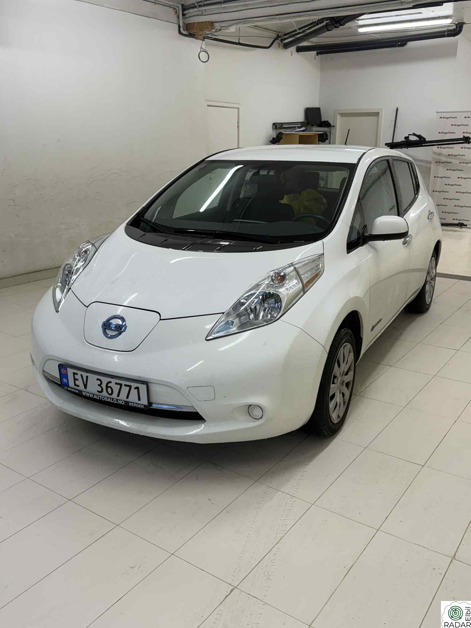 NISSAN LEAF Acenta, 11/12 batteristreker, Outlet