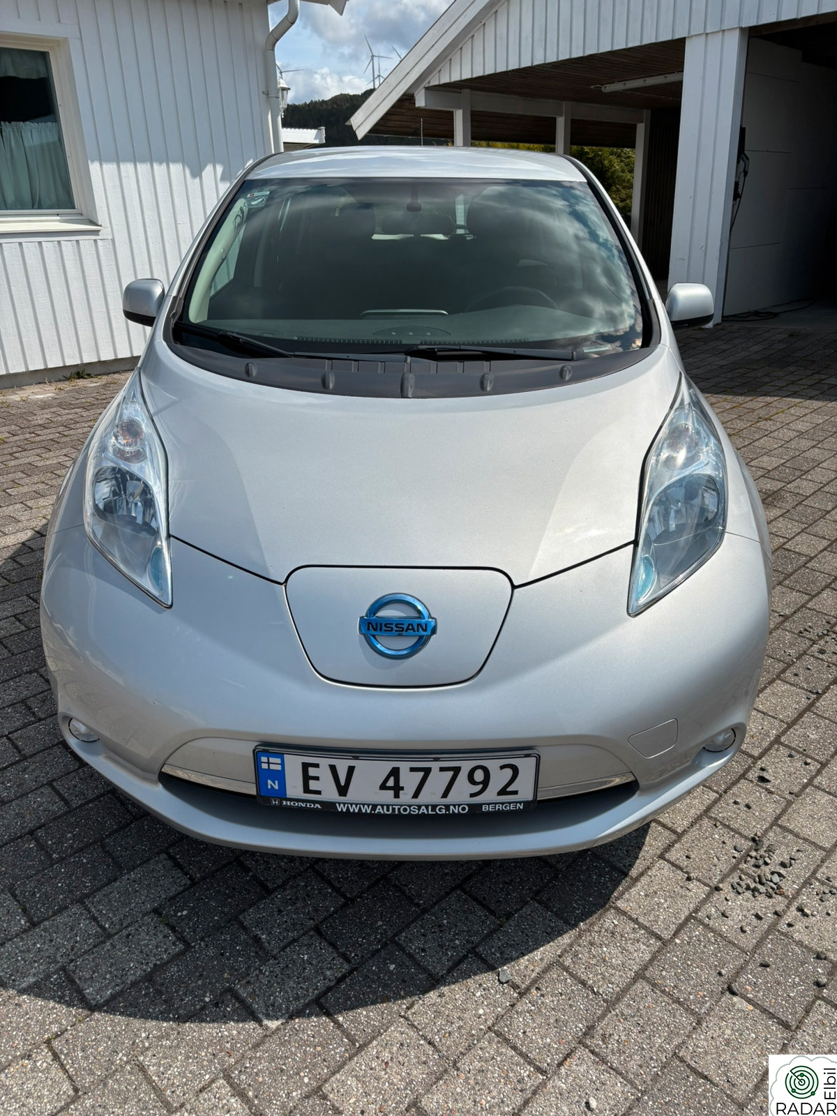 NISSAN LEAF