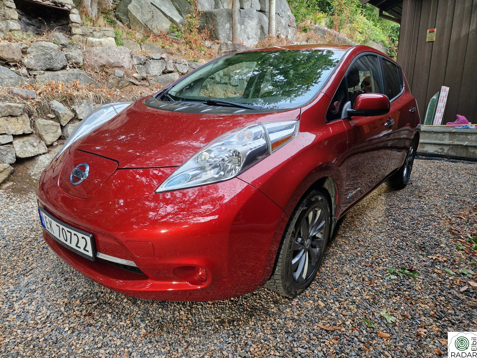 NISSAN LEAF