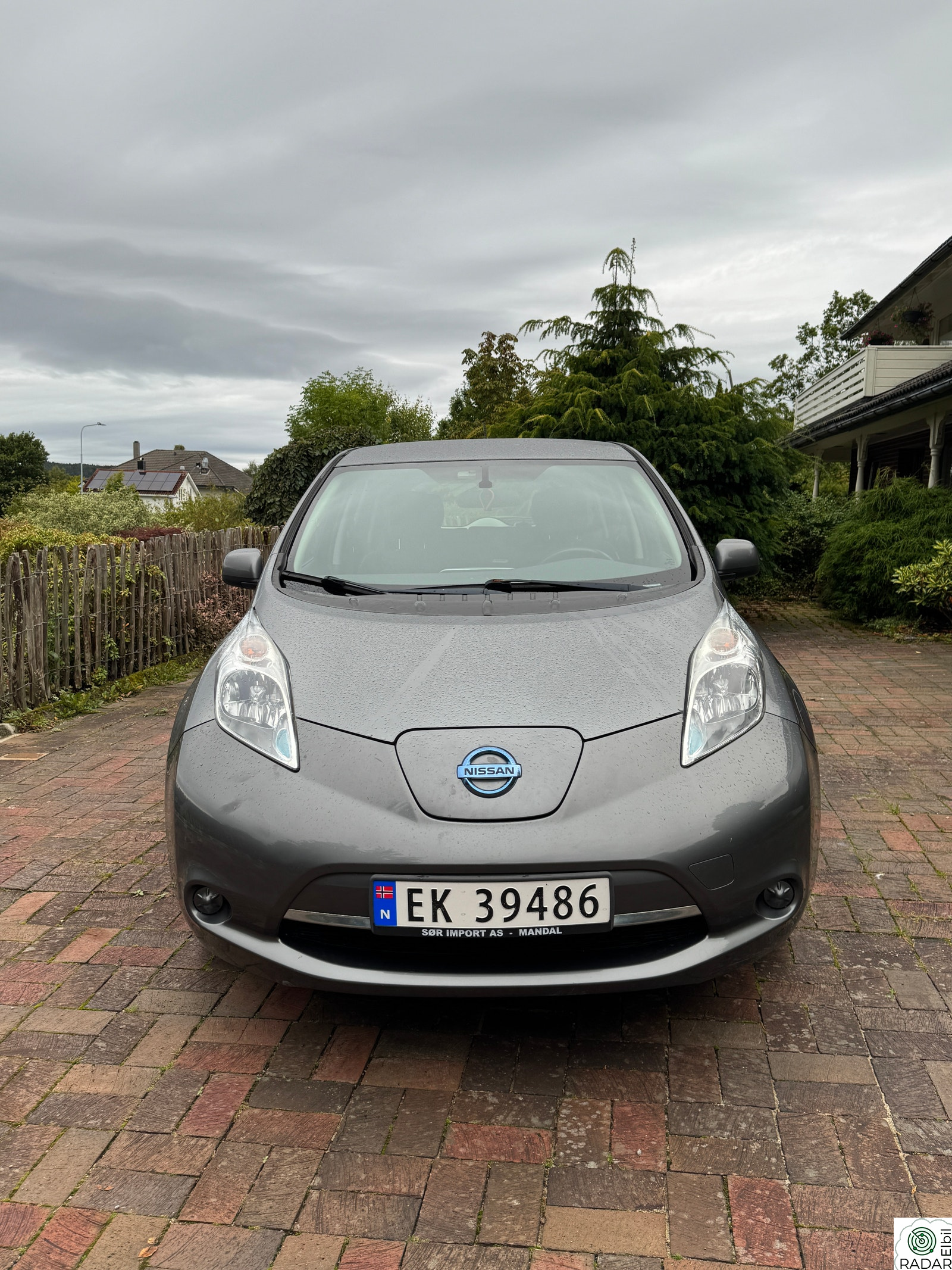 NISSAN LEAF