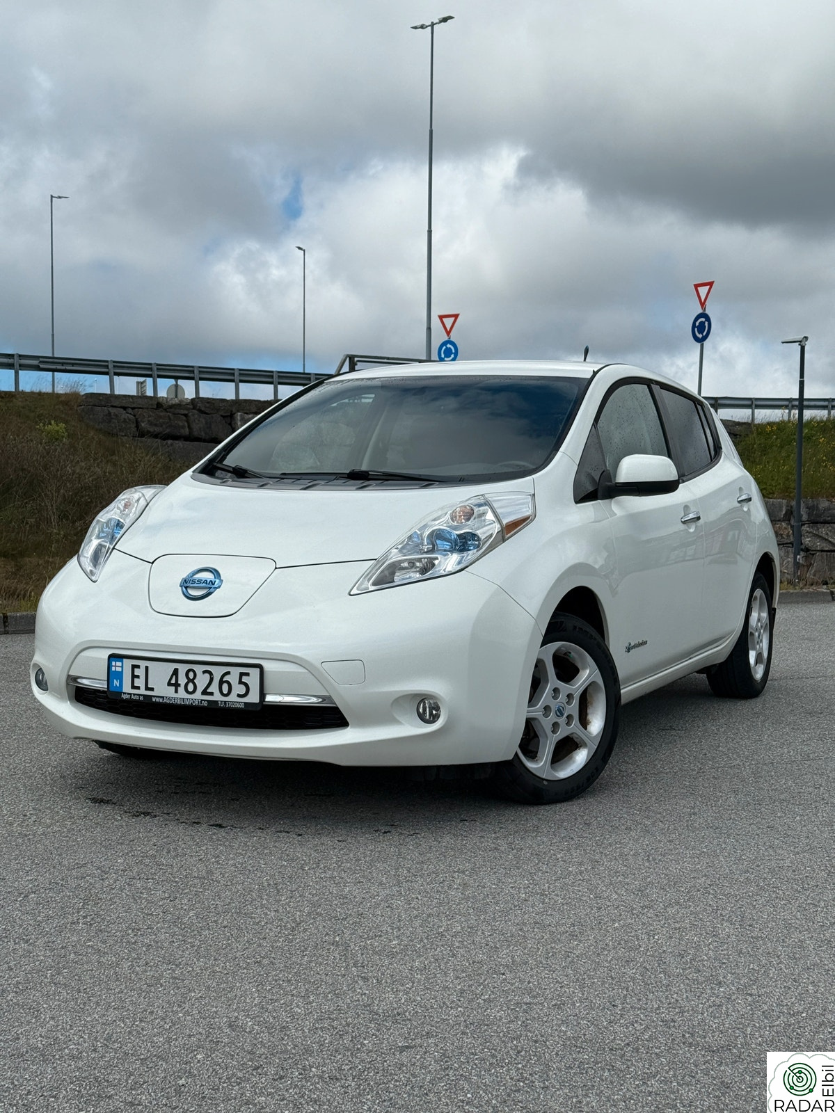 NISSAN LEAF
