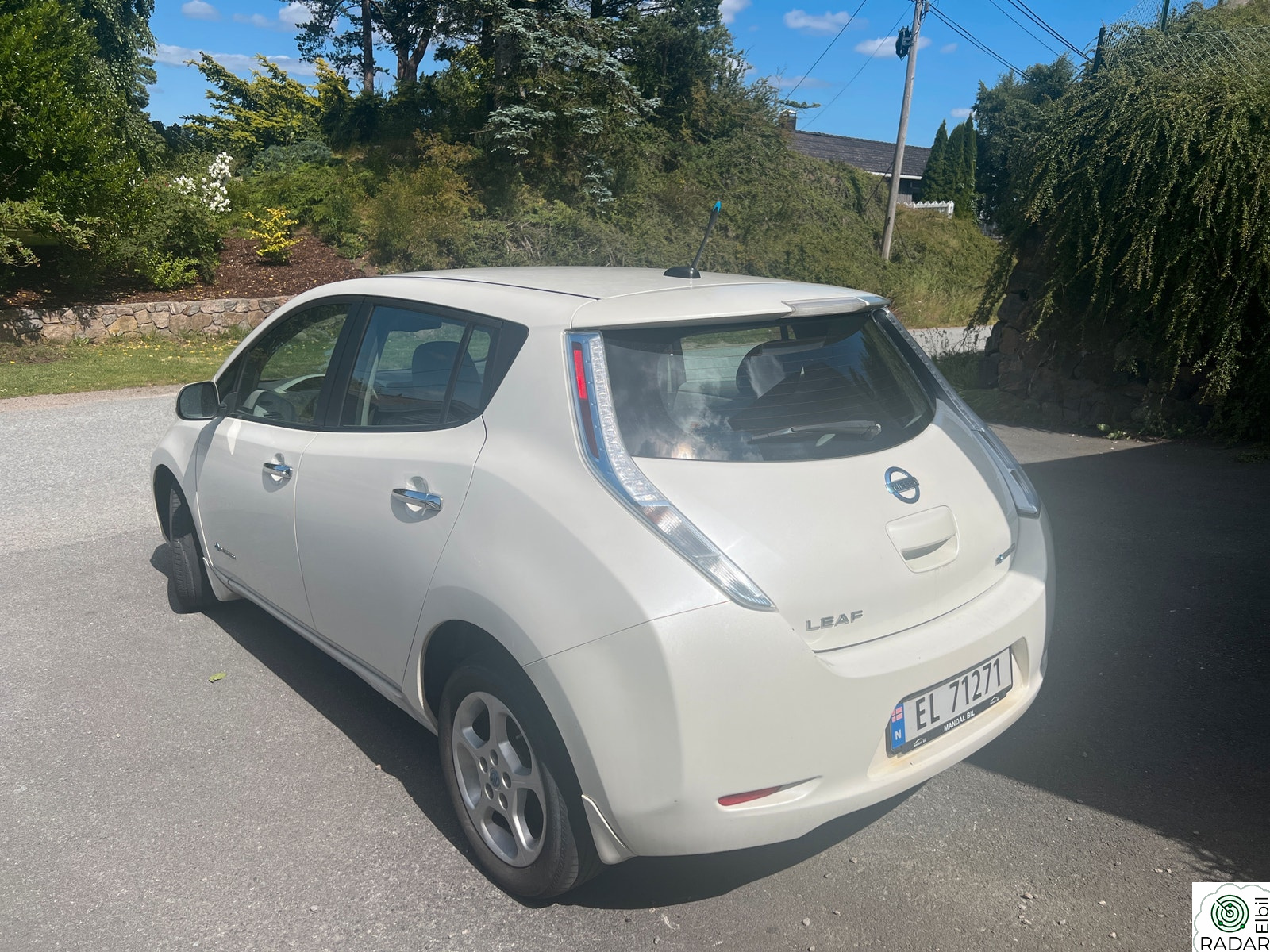 NISSAN LEAF