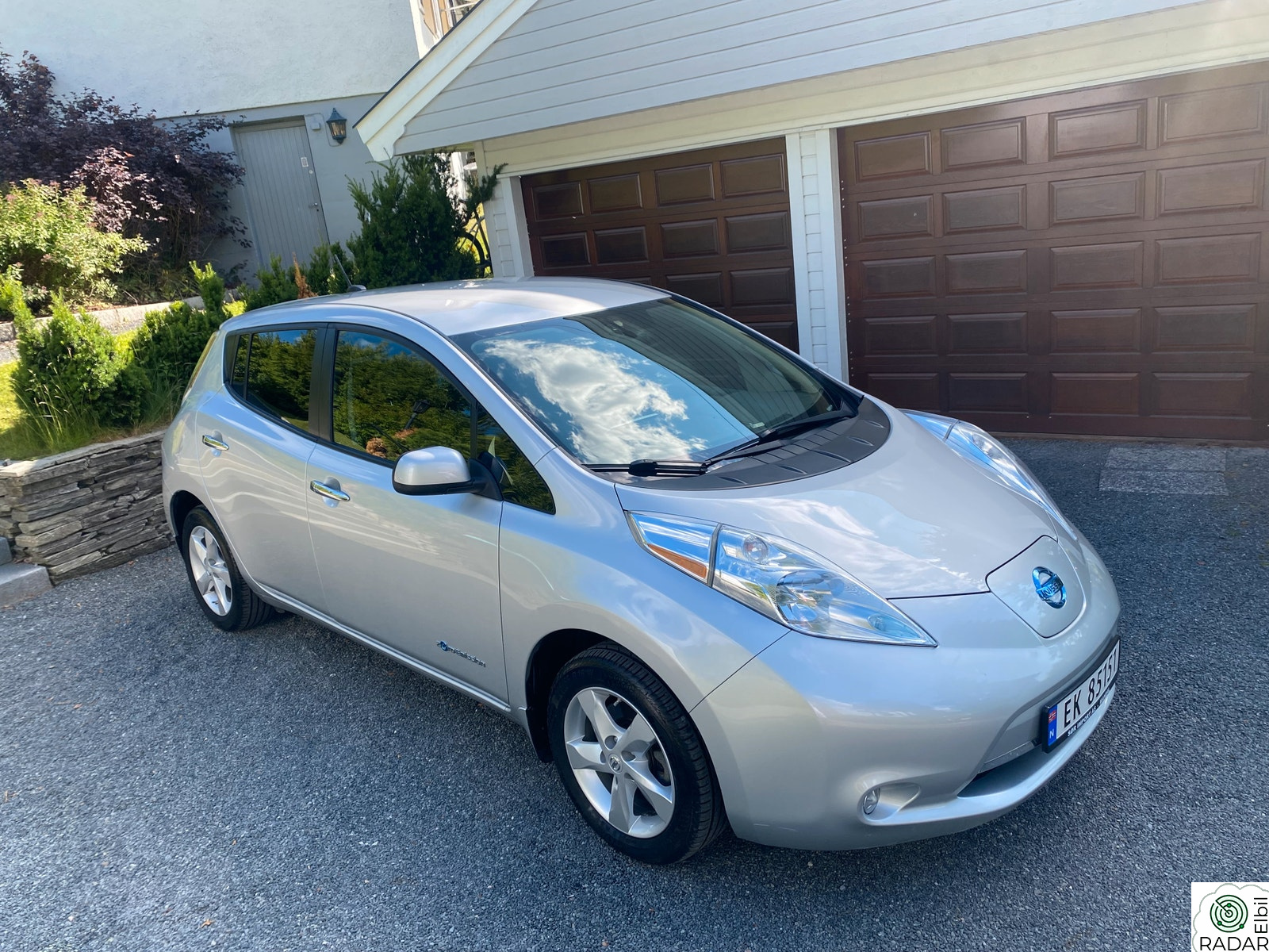 NISSAN LEAF