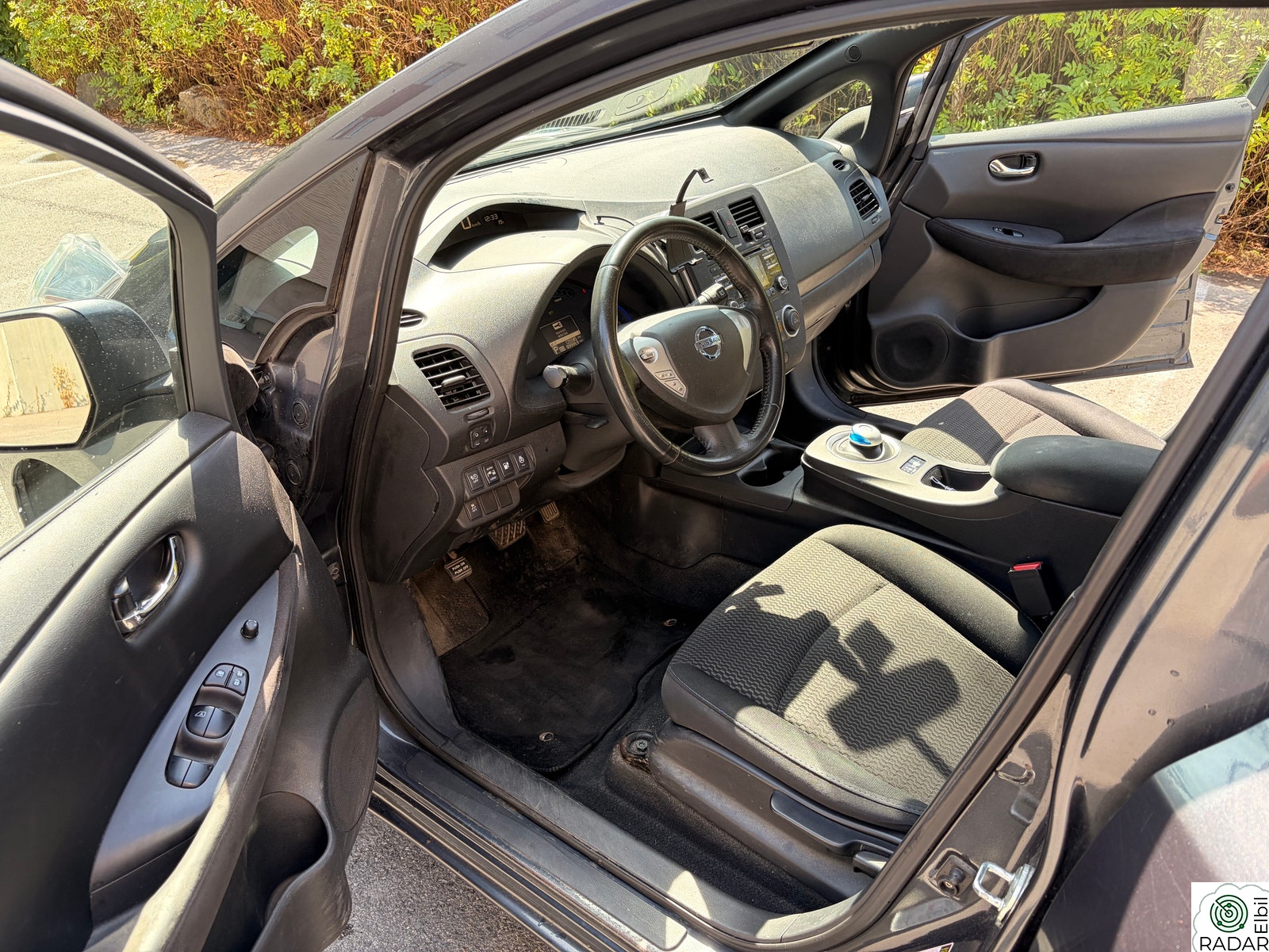 NISSAN LEAF