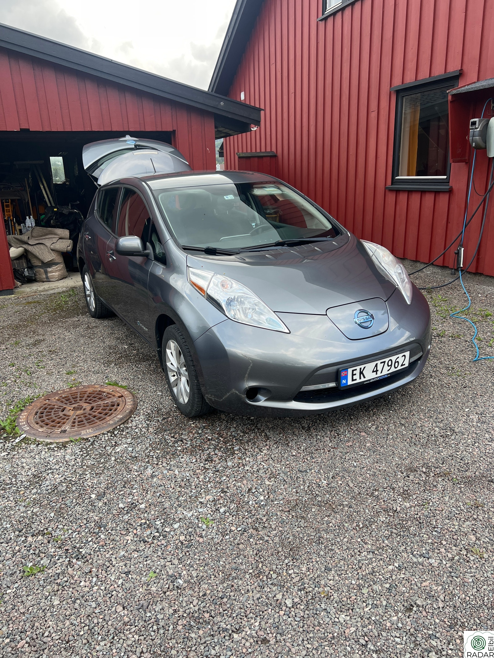 NISSAN Leaf