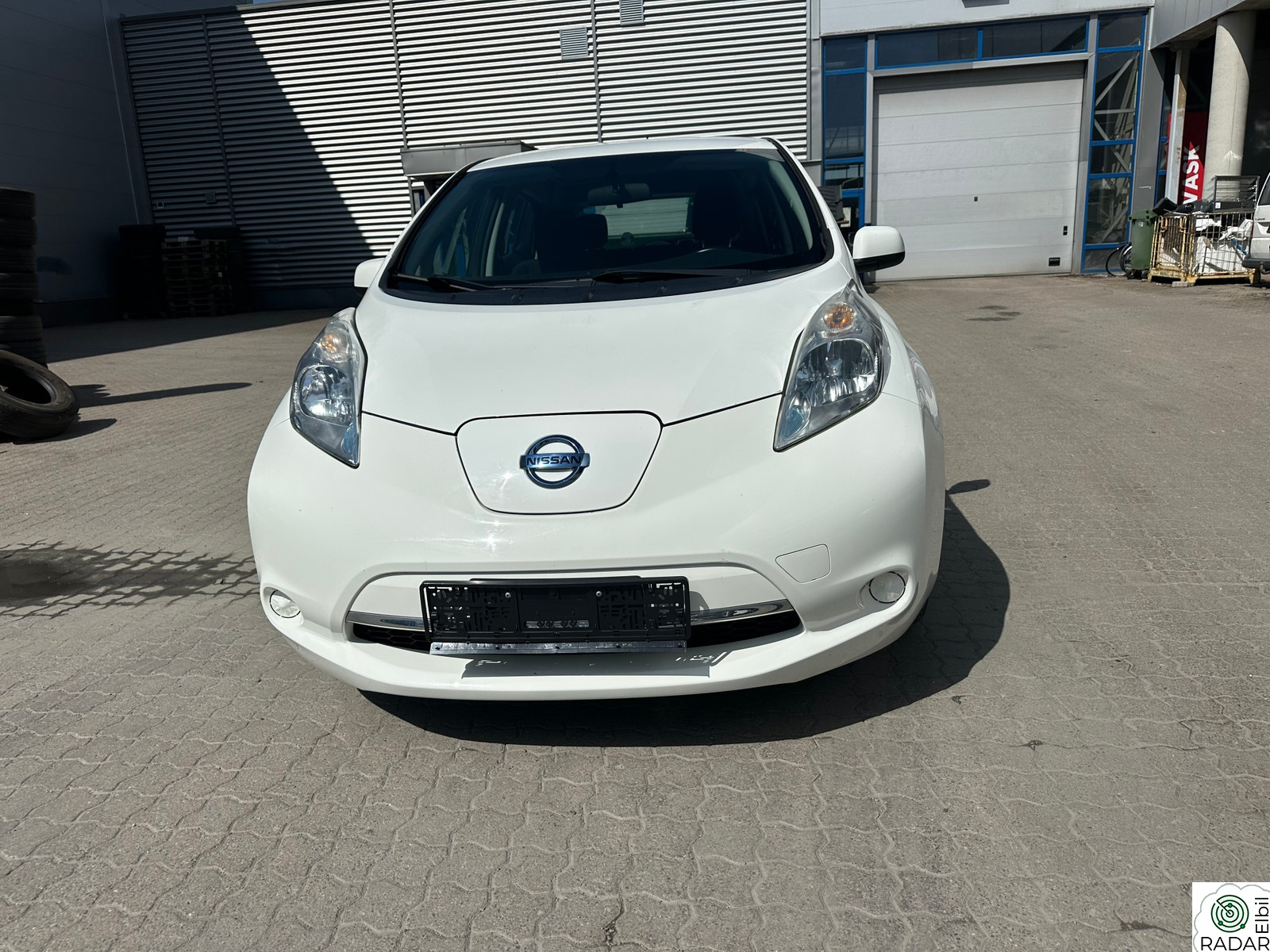 NISSAN LEAF