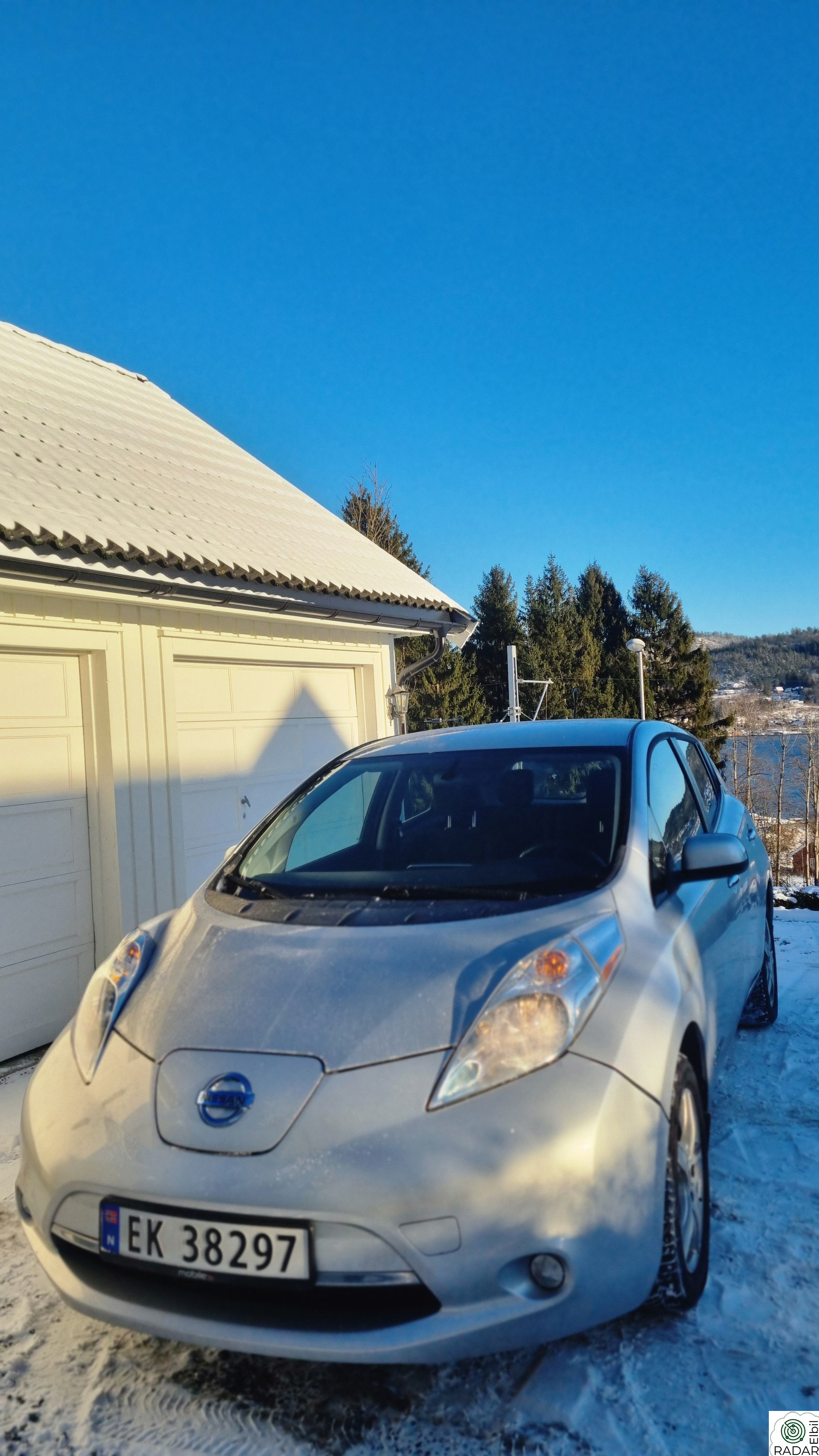 NISSAN LEAF