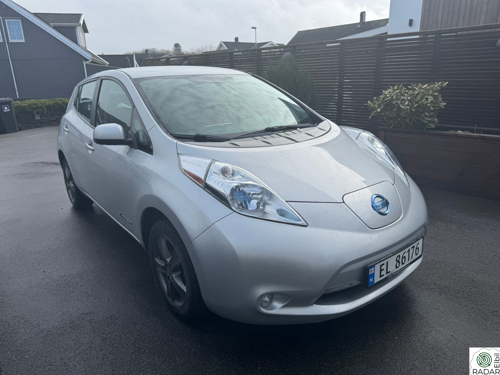 NISSAN LEAF