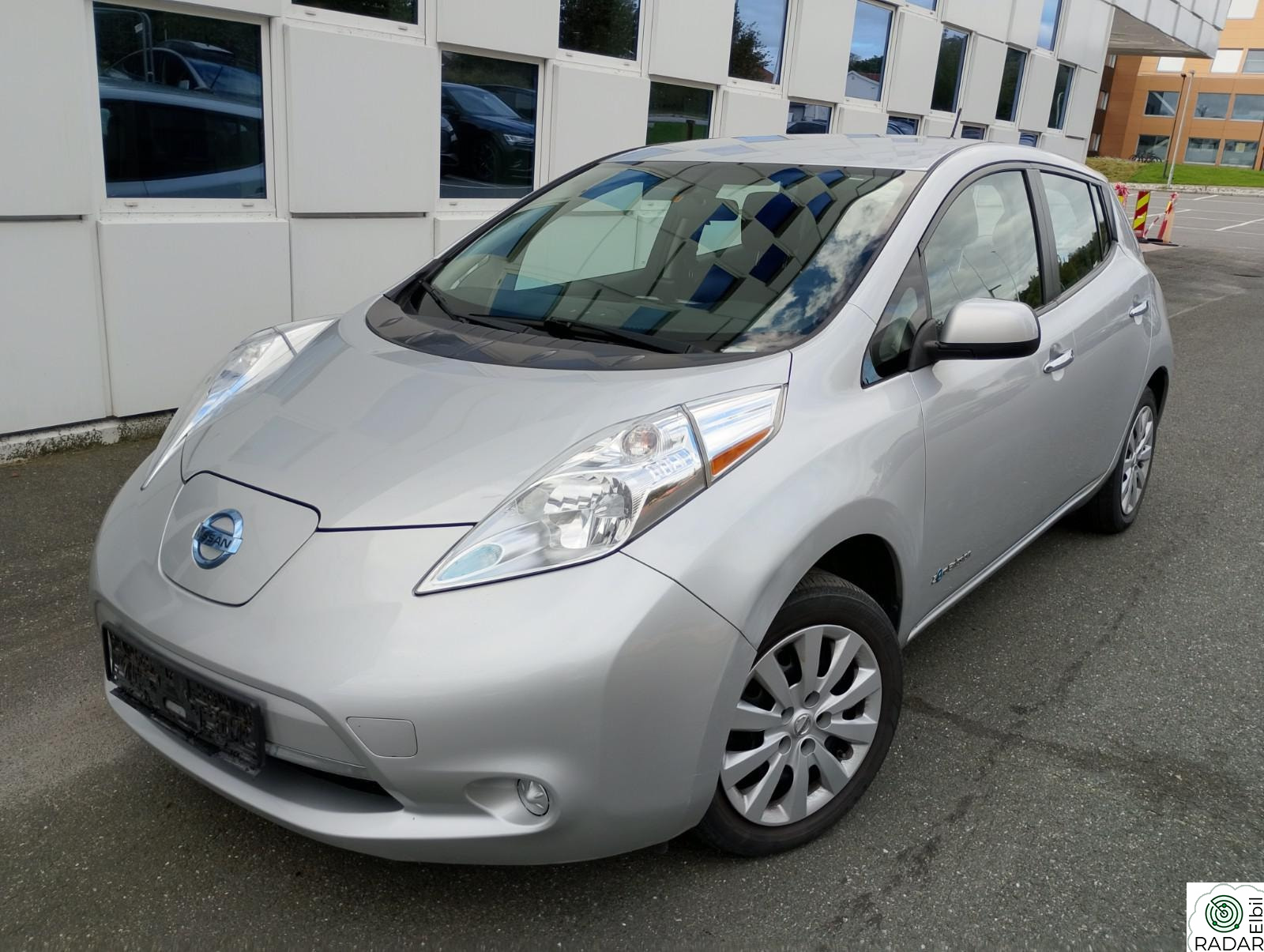 NISSAN LEAF 24kw lav km Eu til 2027 varme seter