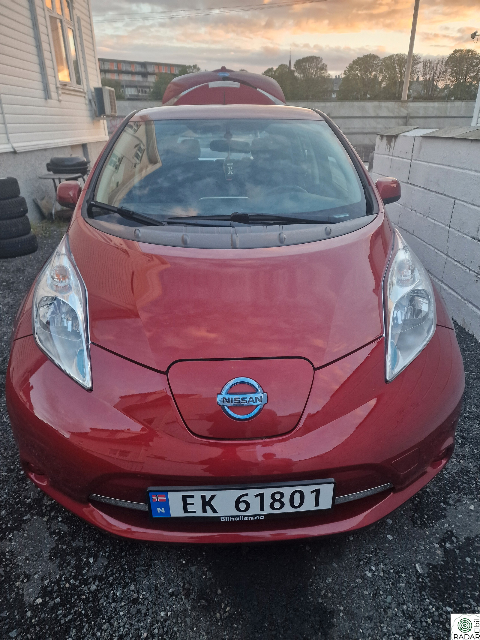 NISSAN LEAF