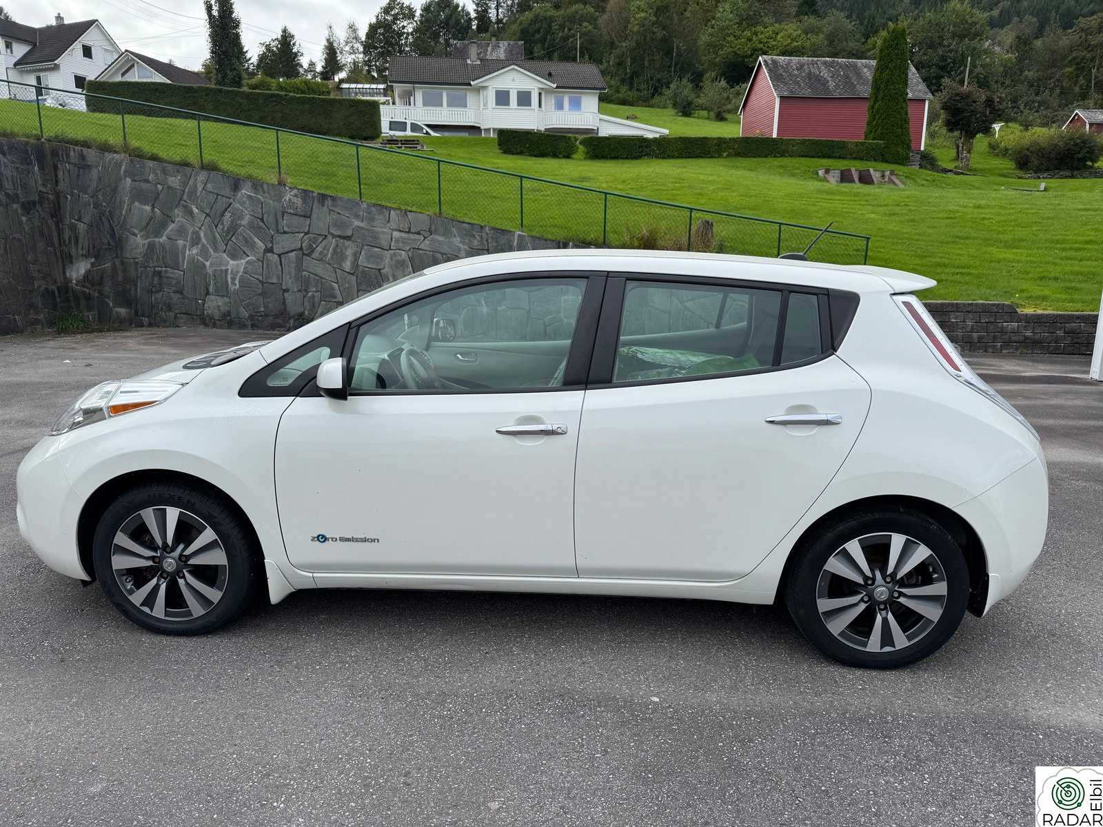 NISSAN LEAF 24 kWh 109 hk (80 kW)