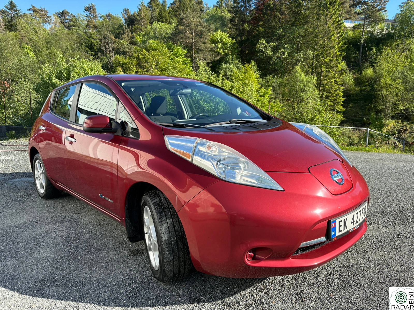NISSAN LEAF