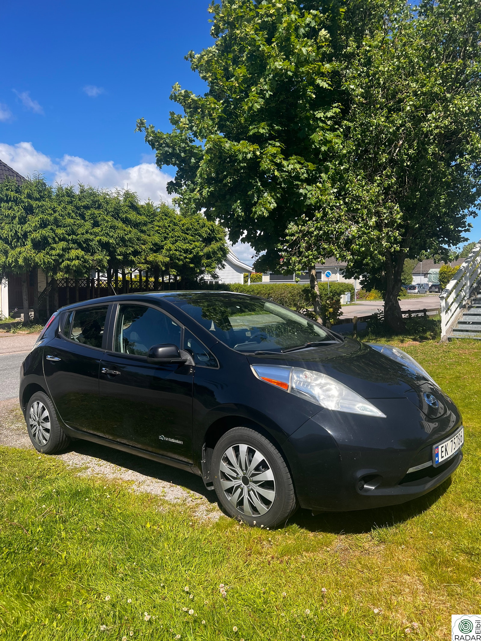 NISSAN LEAF