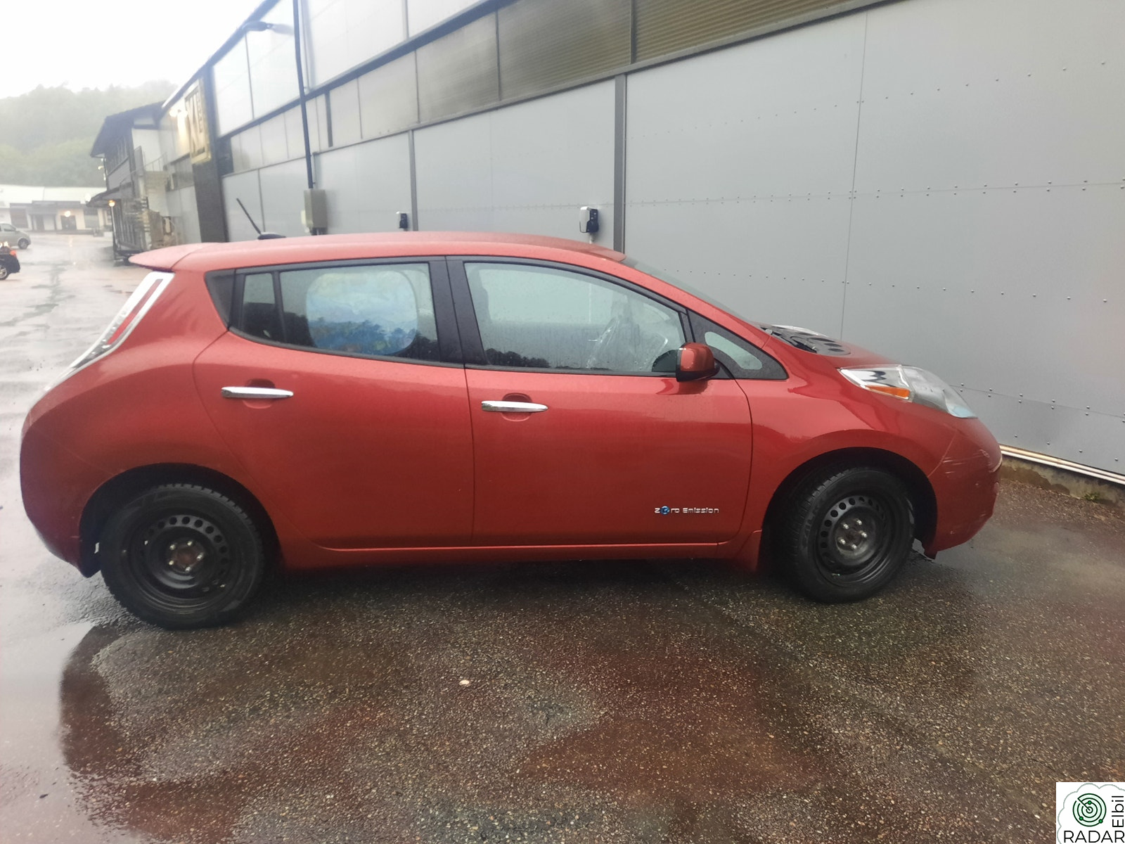 NISSAN LEAF