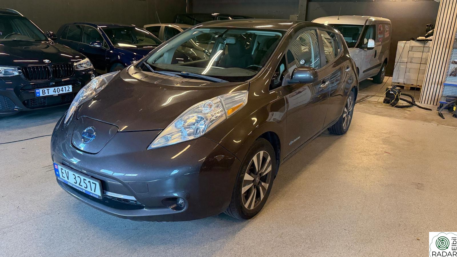 NISSAN Leaf
