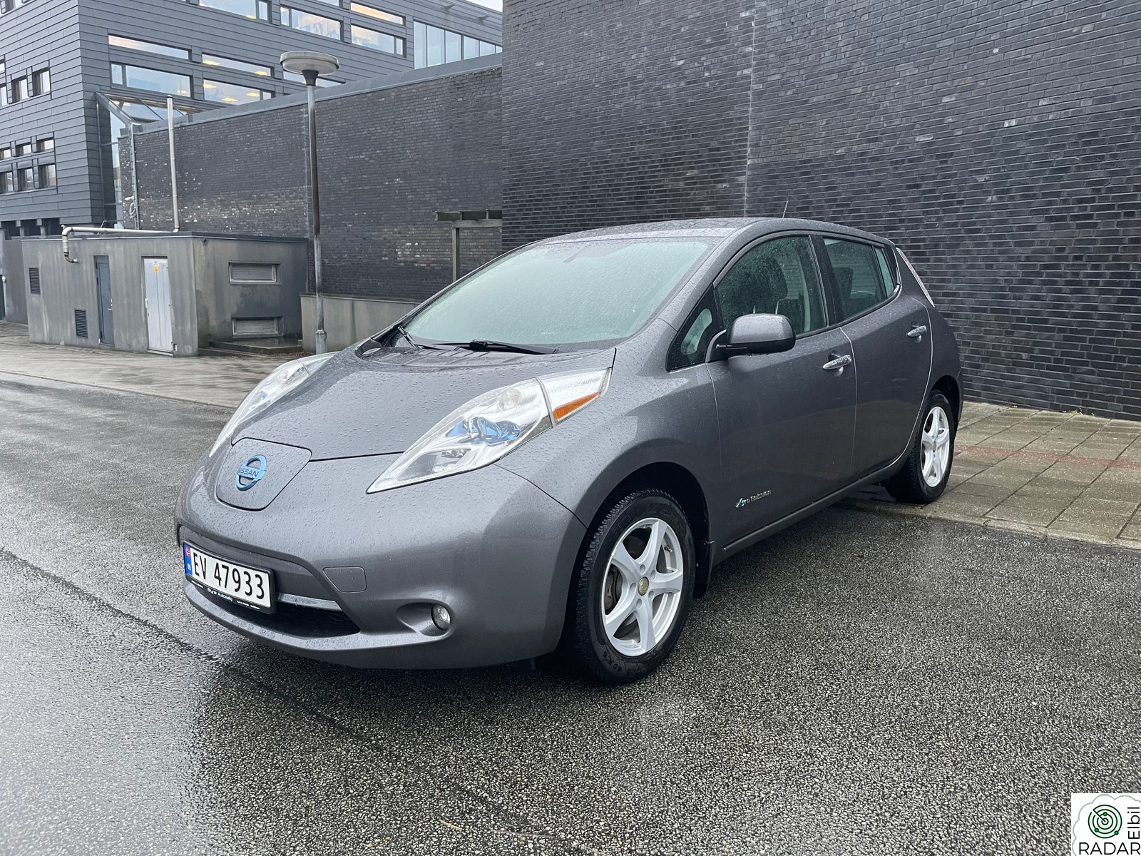 NISSAN LEAF 30kWh Skinn/Kamera/Varmepumpe ++