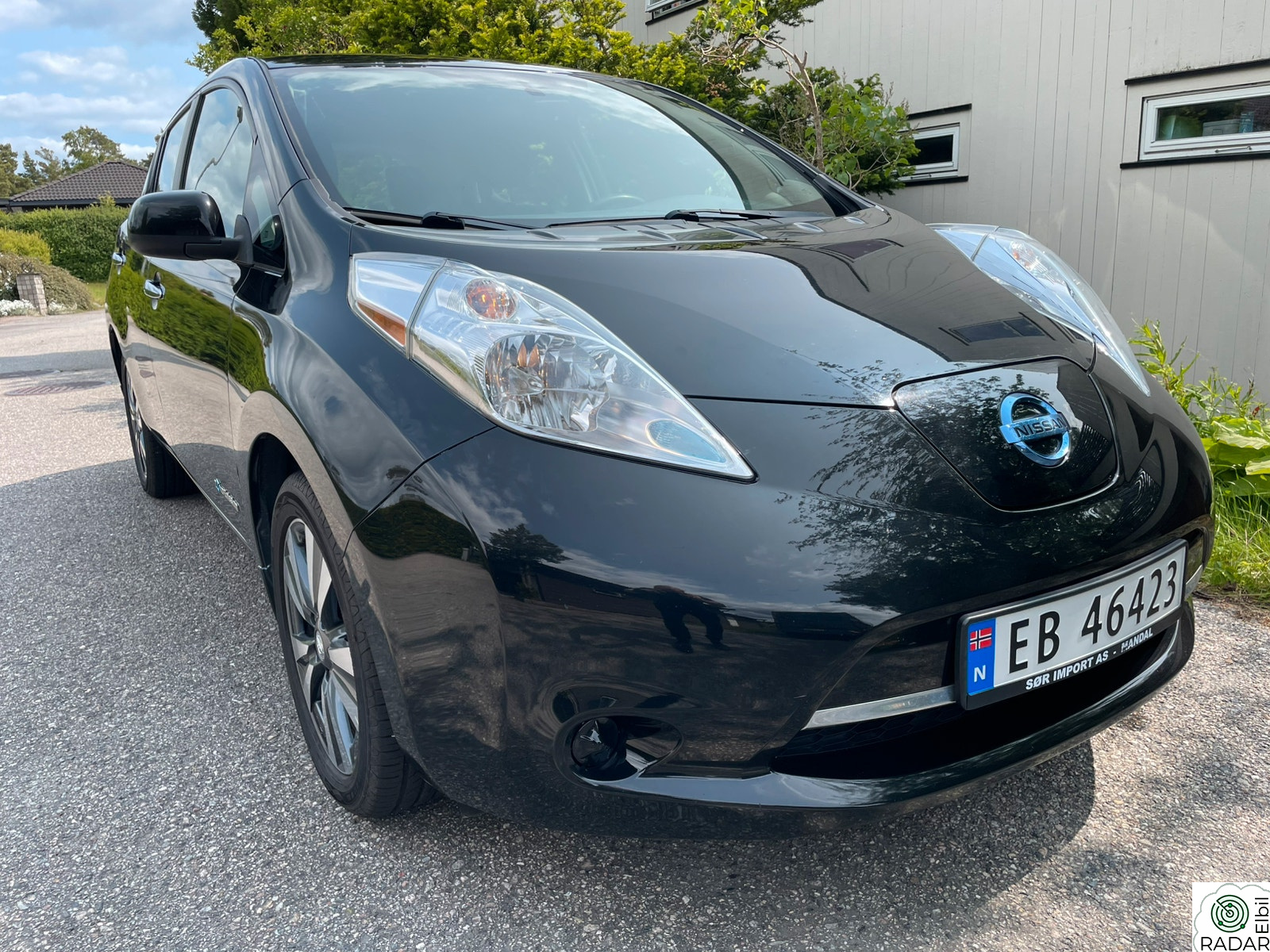 NISSAN LEAF