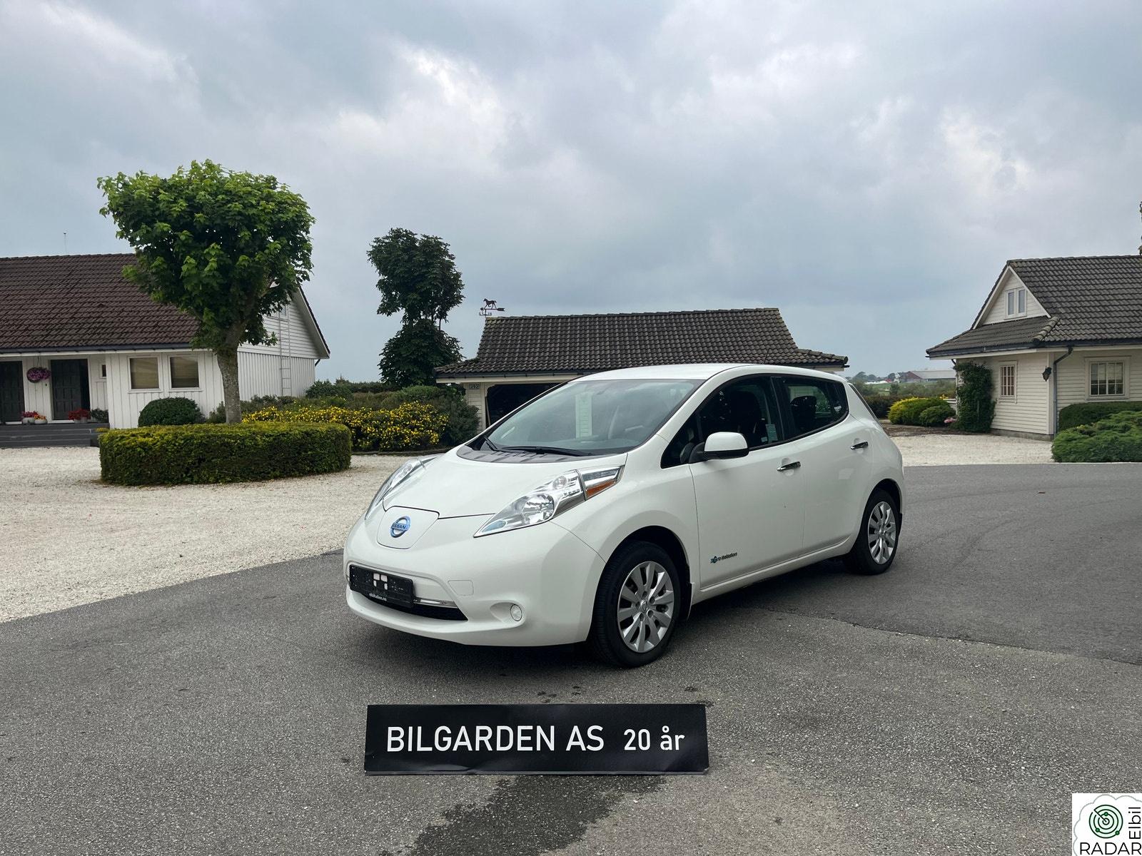 NISSAN Leaf Acenta 30kWh, R.Kamera, VELHOLDT og BILLIG !